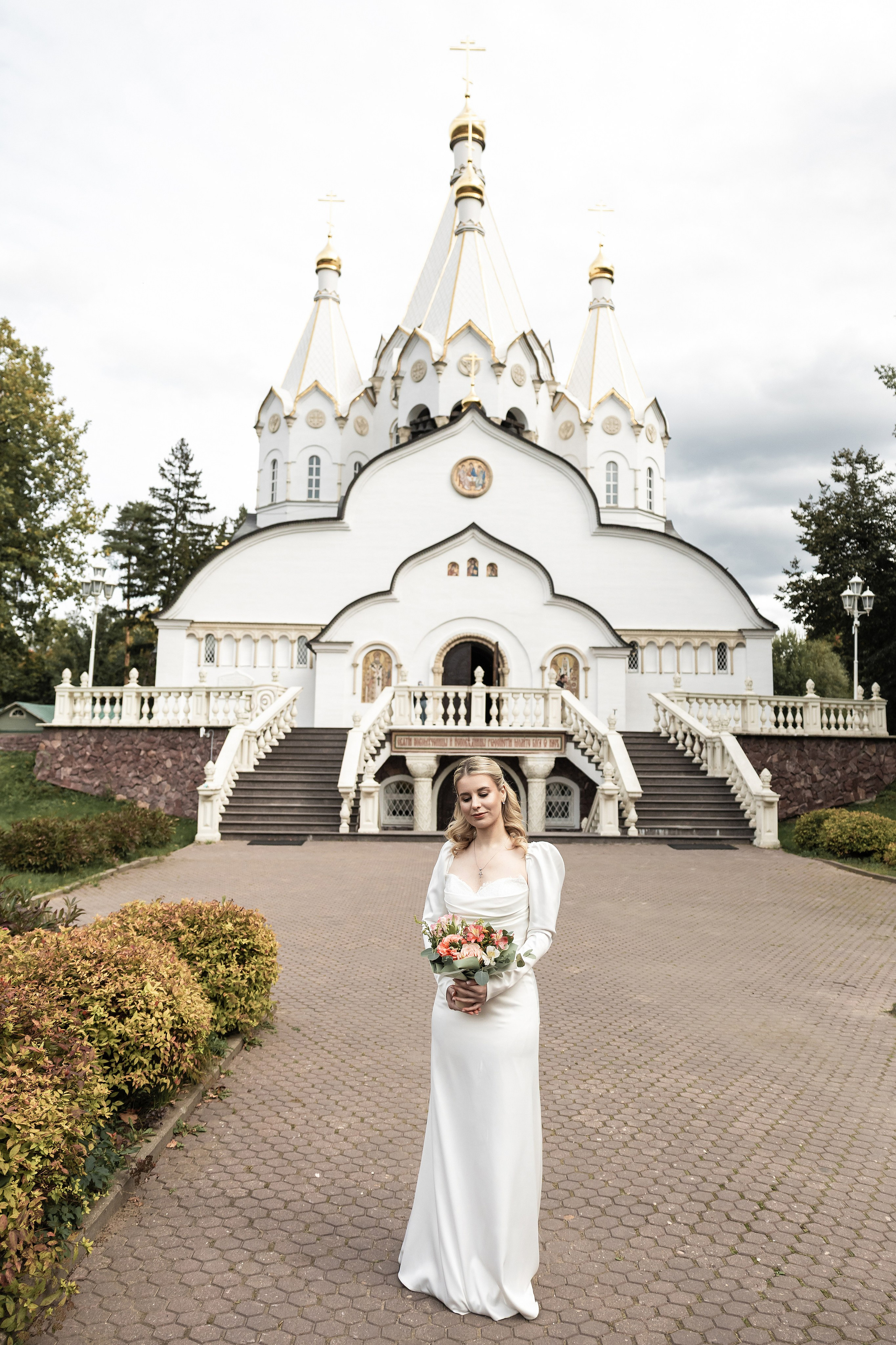 Венчание в Храме святых Новомучеников и Исповедников Российских. Фотограф Крещение, Выписка москва