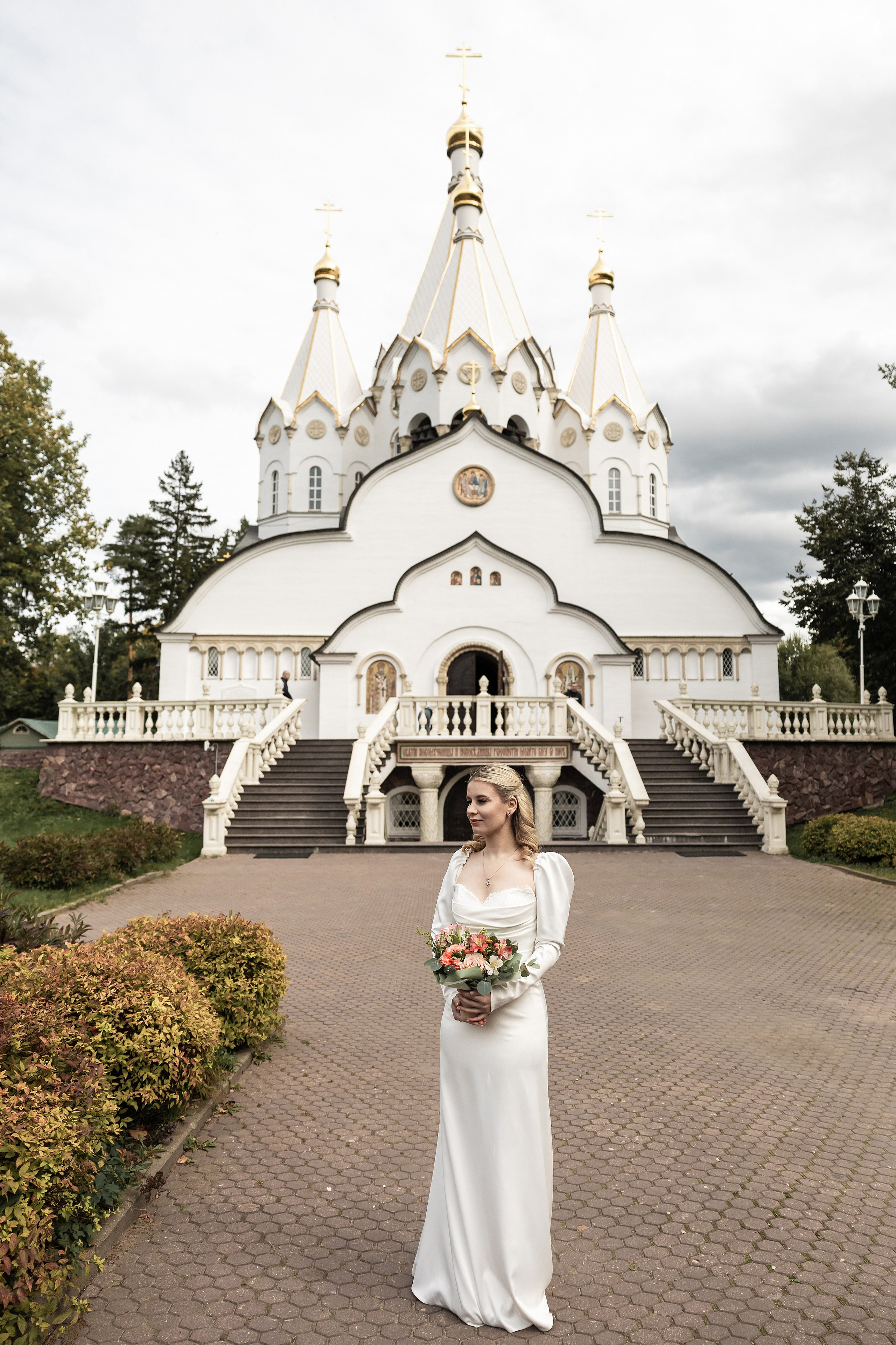 Венчание в Храме святых Новомучеников и Исповедников Российских. Фотограф Крещение, Выписка москва