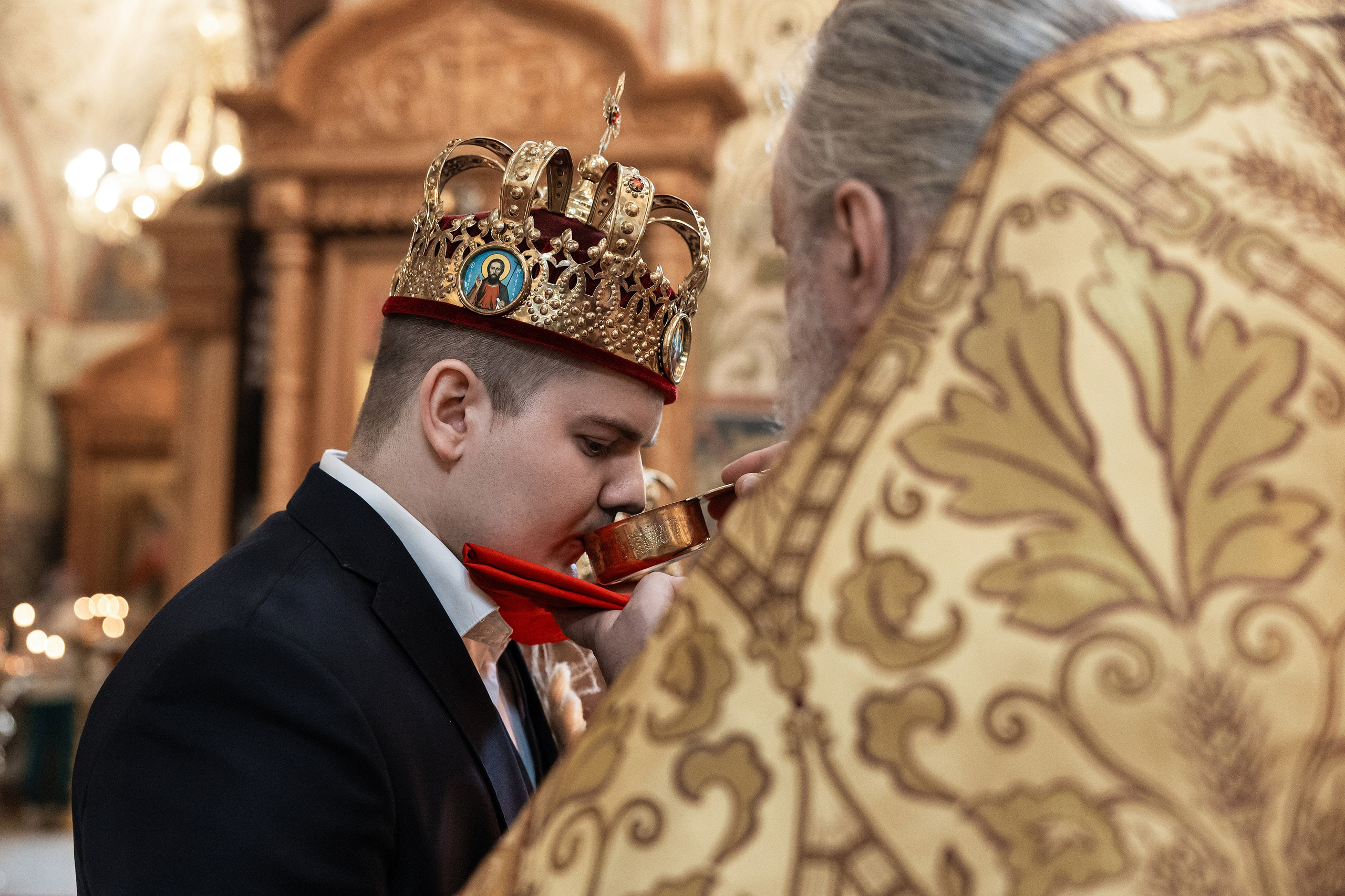 Венчание в Храме святых Новомучеников и Исповедников Российских. Фотограф Крещение, Выписка москва