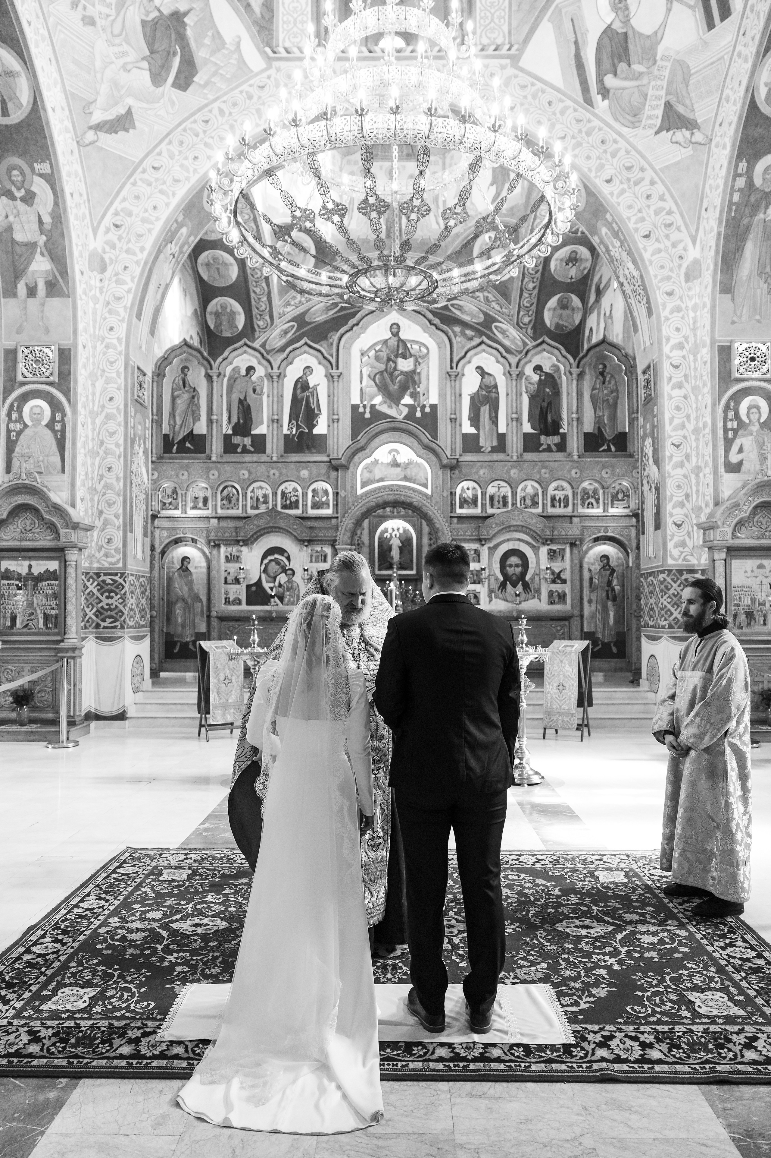 Венчание в Храме святых Новомучеников и Исповедников Российских. Фотограф Крещение, Выписка москва