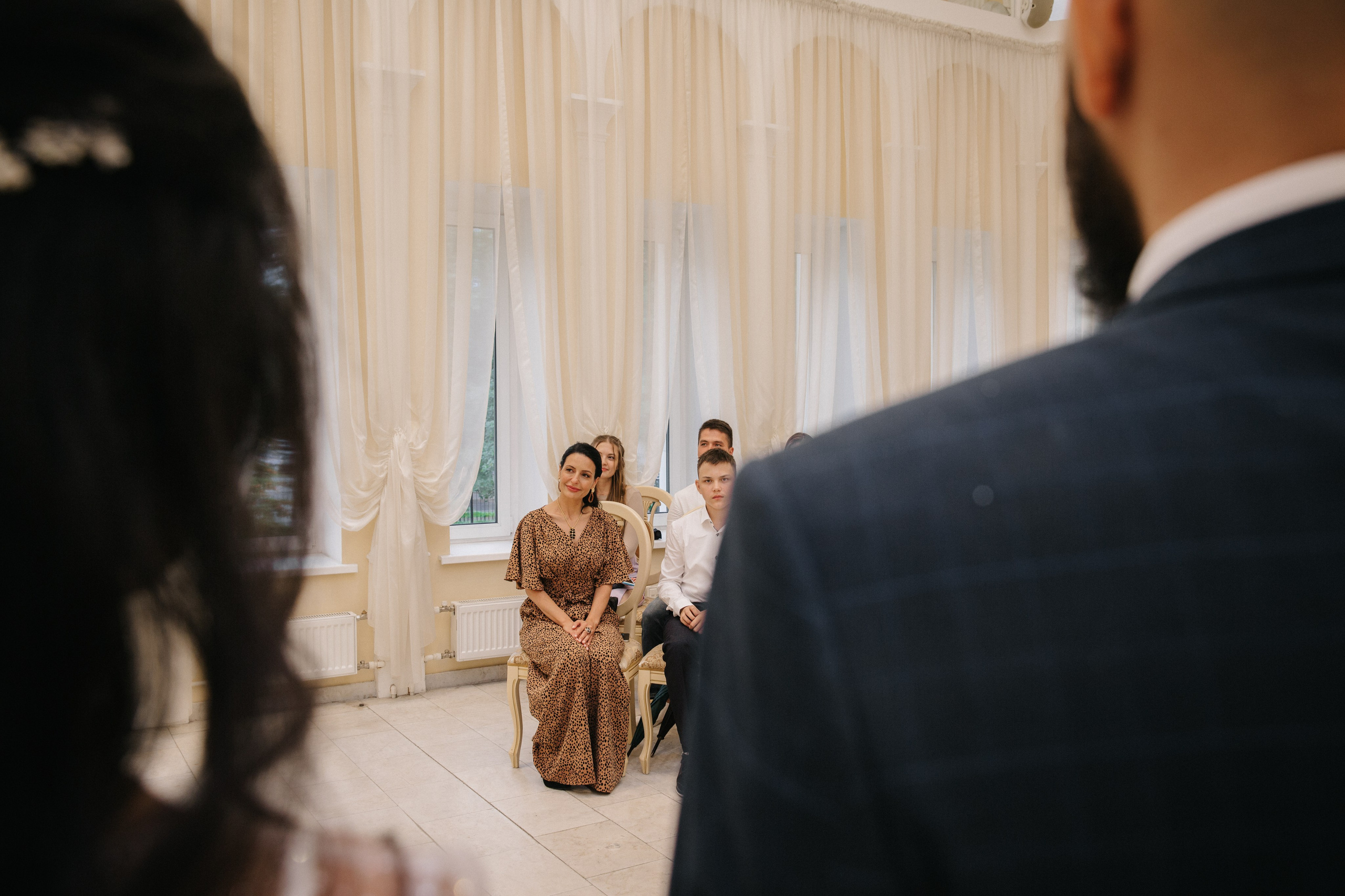 ВЫБОРГСКИЙ ЗАГС | июль, центр. Свадебный фотограф в Санкт-Петербурге Полина Корзухина