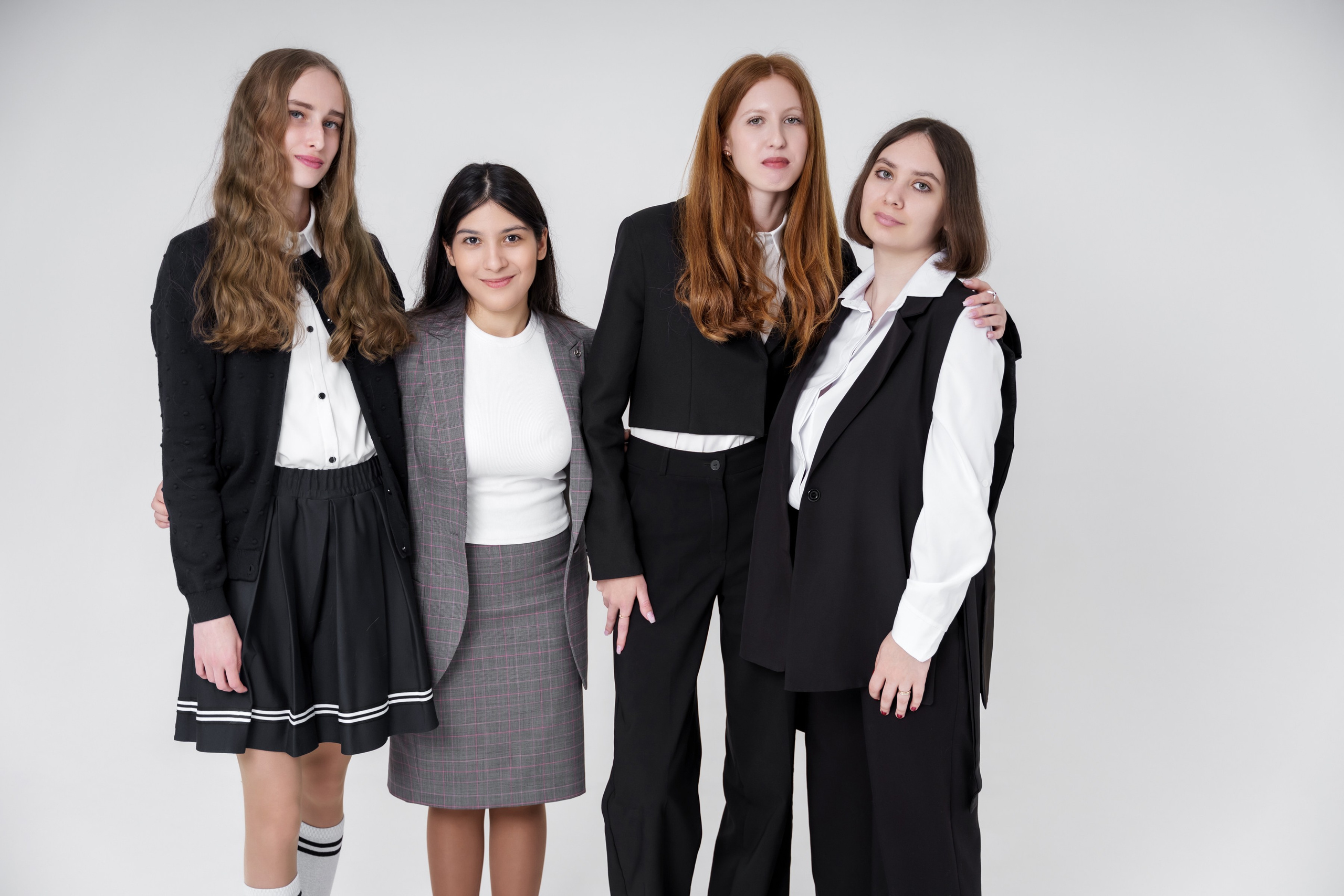 Групповые на белой циклораме. ВЫПУСКНЫЕ АЛЬБОМЫ, Школьный фотограф, семейный и свадебный в Саратове и области Ольга Плаксина