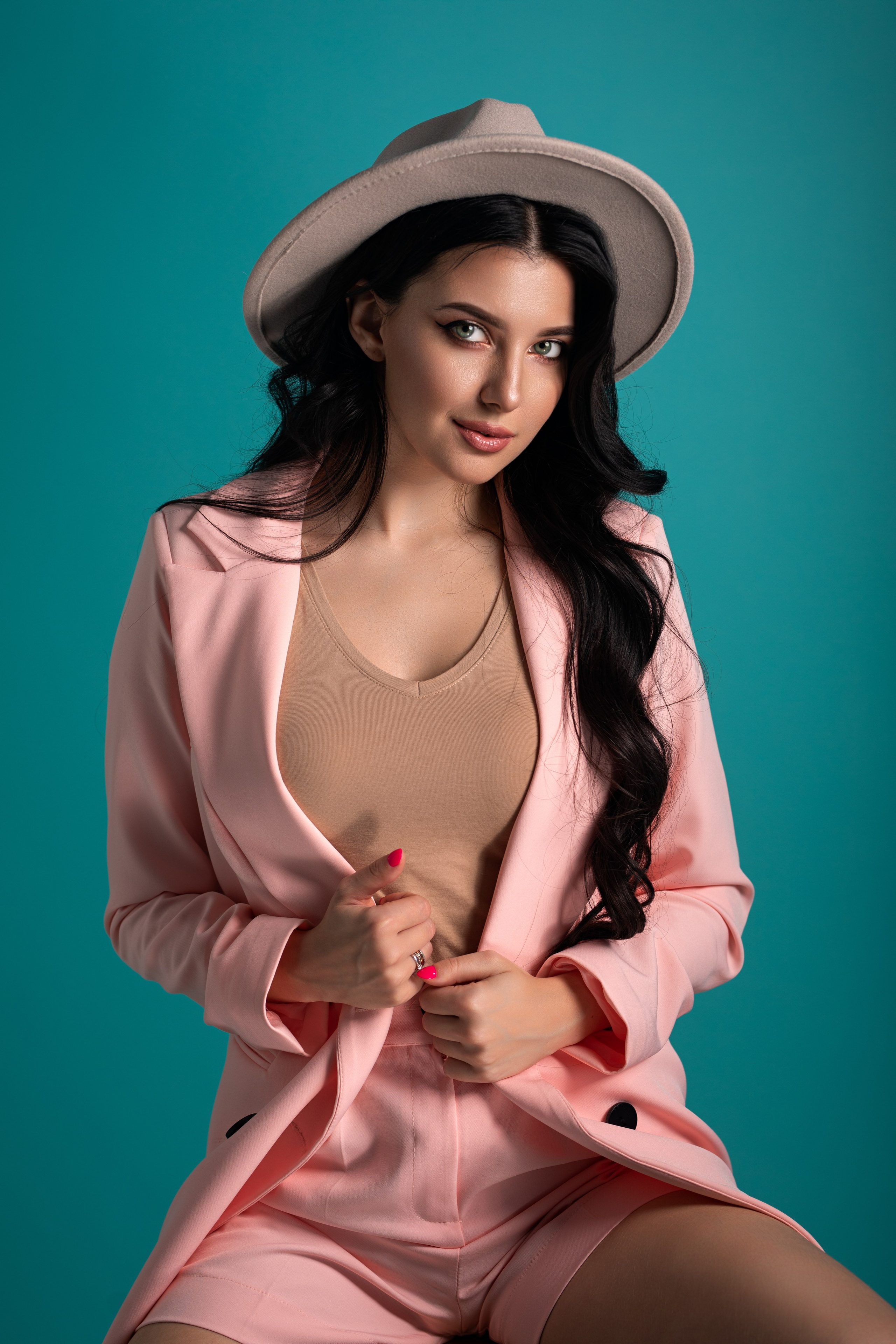 Фотосет с Кристиной в студии на циклораме и на улице города в формате для «себя»