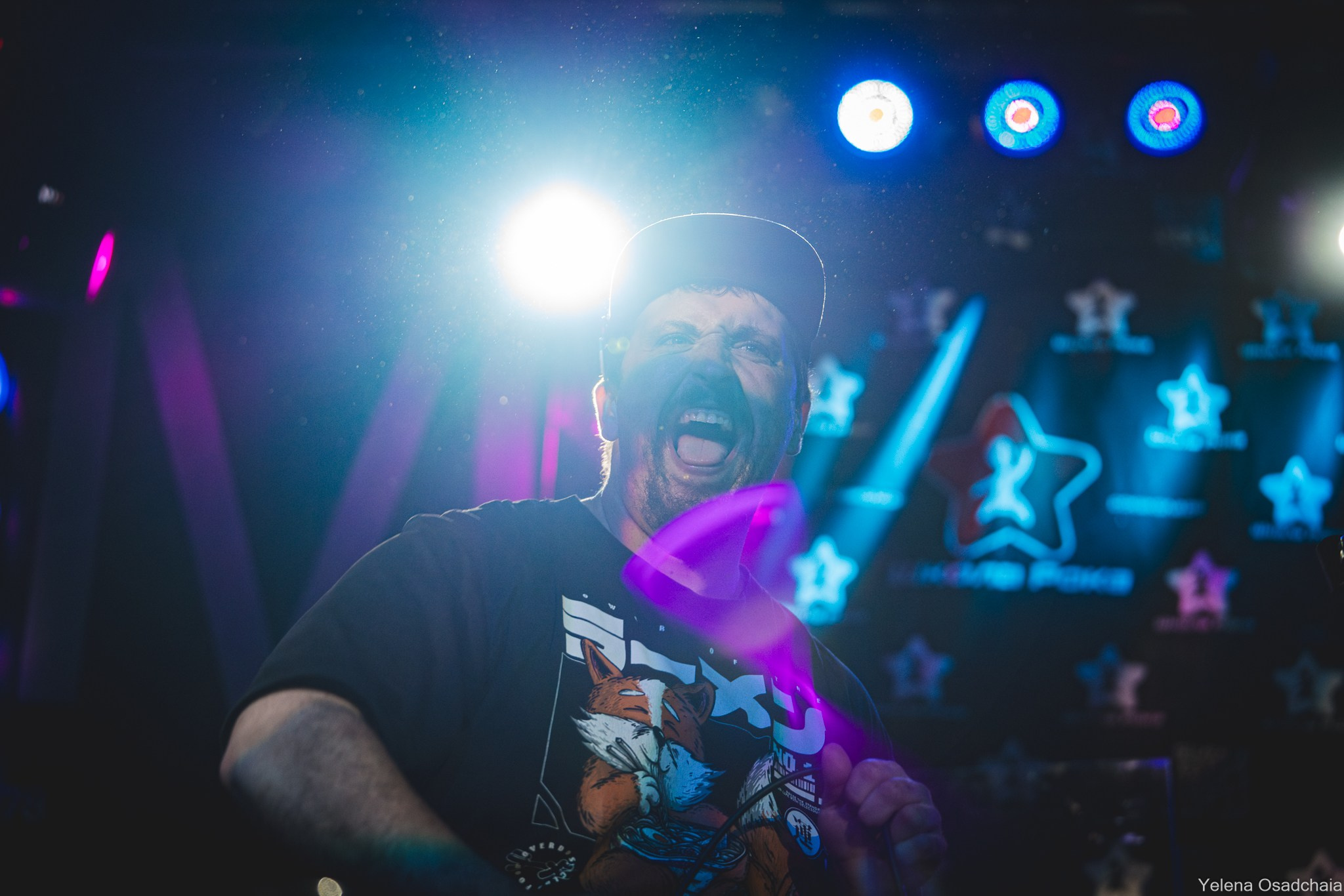 Живой 2025 — День 1. Елена Осадчая — фотографирую музыку на сцене и в жизни