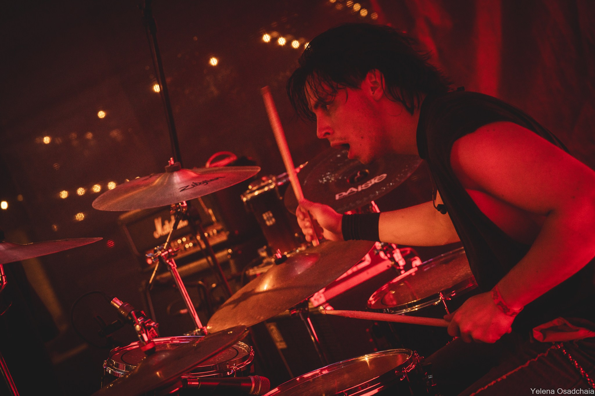 Живой 2025 — День 1. Елена Осадчая — фотографирую музыку на сцене и в жизни
