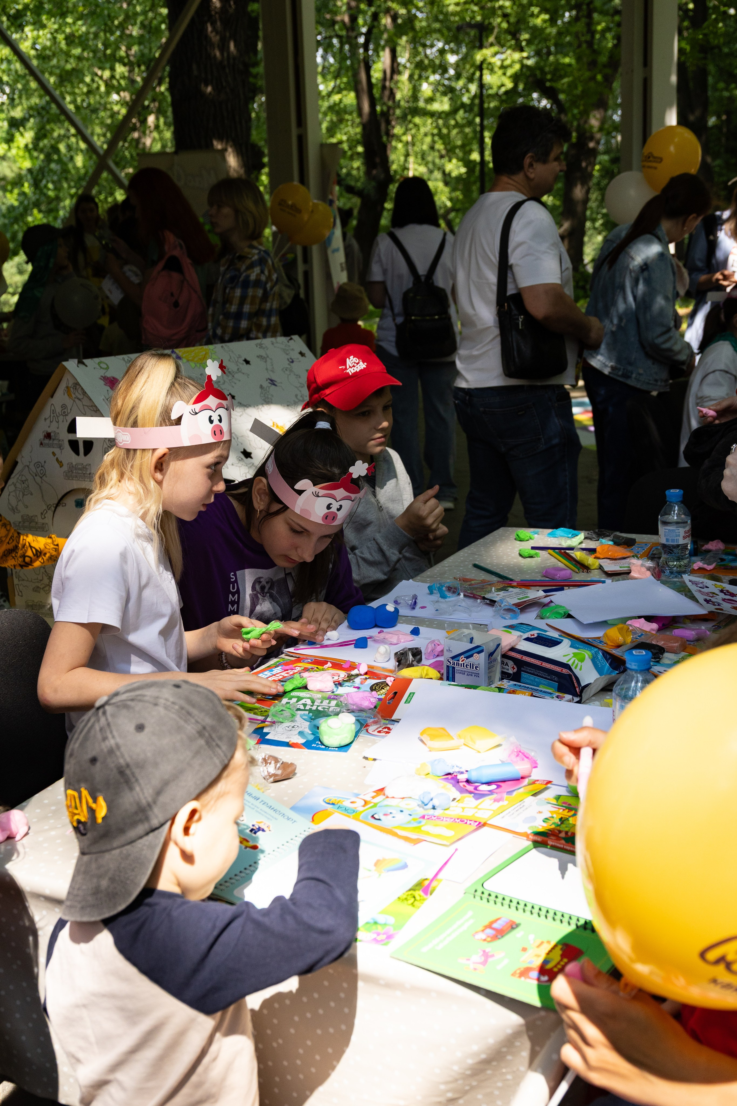 1 июня. День защиты детей и Фестиваль МногоЮность. Выпускные фотоальбомы в Москве и Московской области