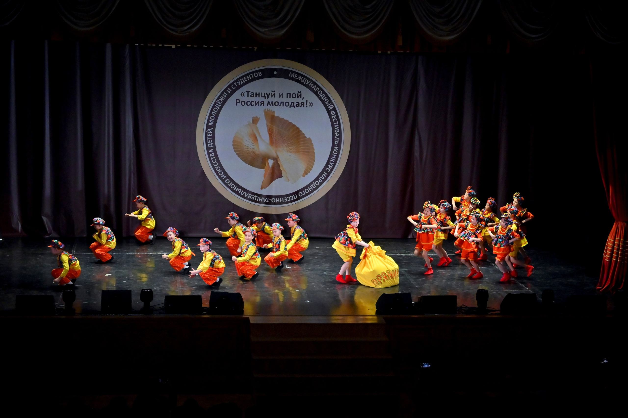 Гала-концерт. Танцуй и пой, Россия Молодая! 22.04.2024. Профессиональный фотограф в Москве Алёна Котова