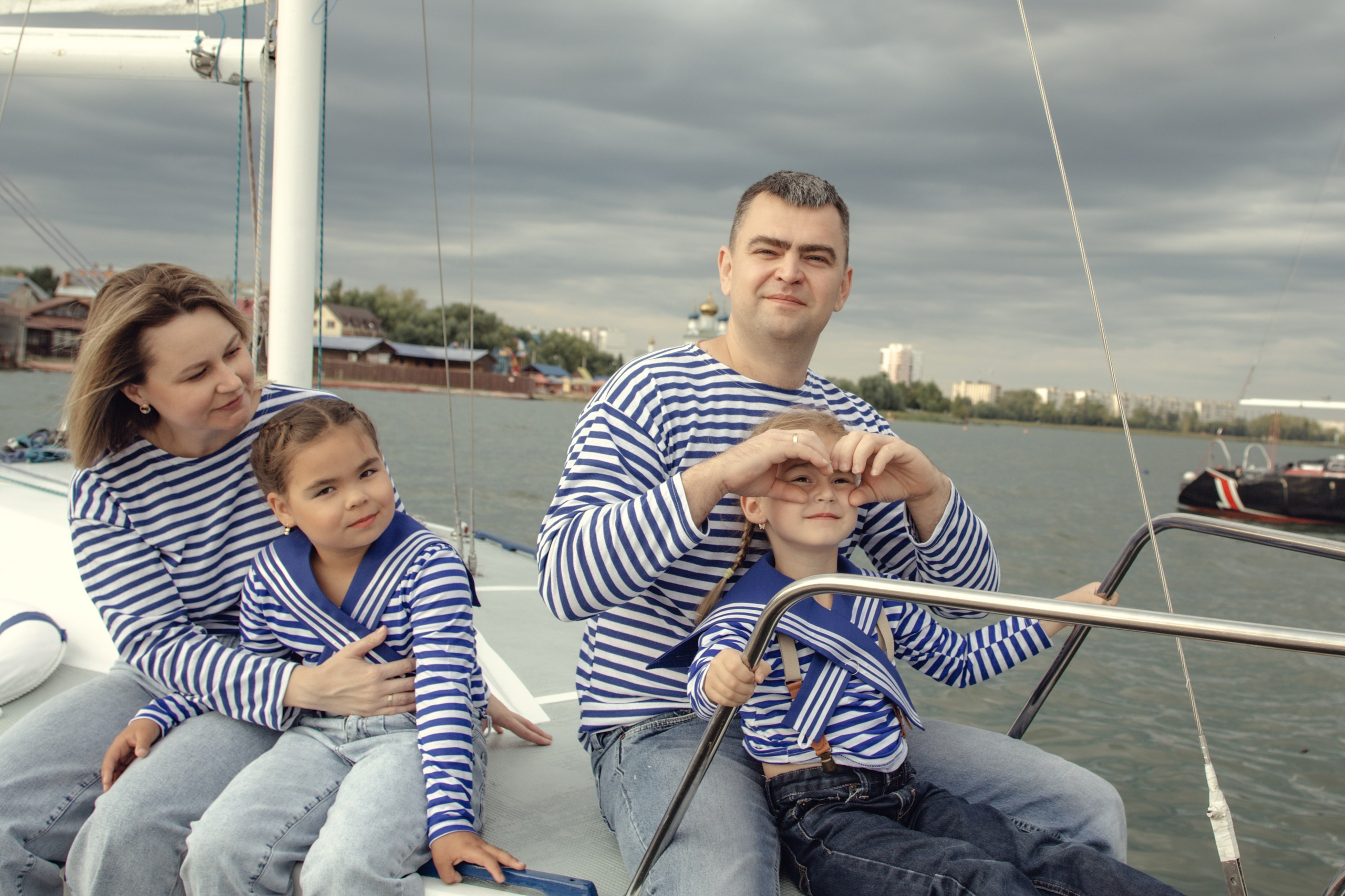 Андрей + Наталья и сестрёнки Вика и Оля. Фотограф Елена Бухонина Челябинск