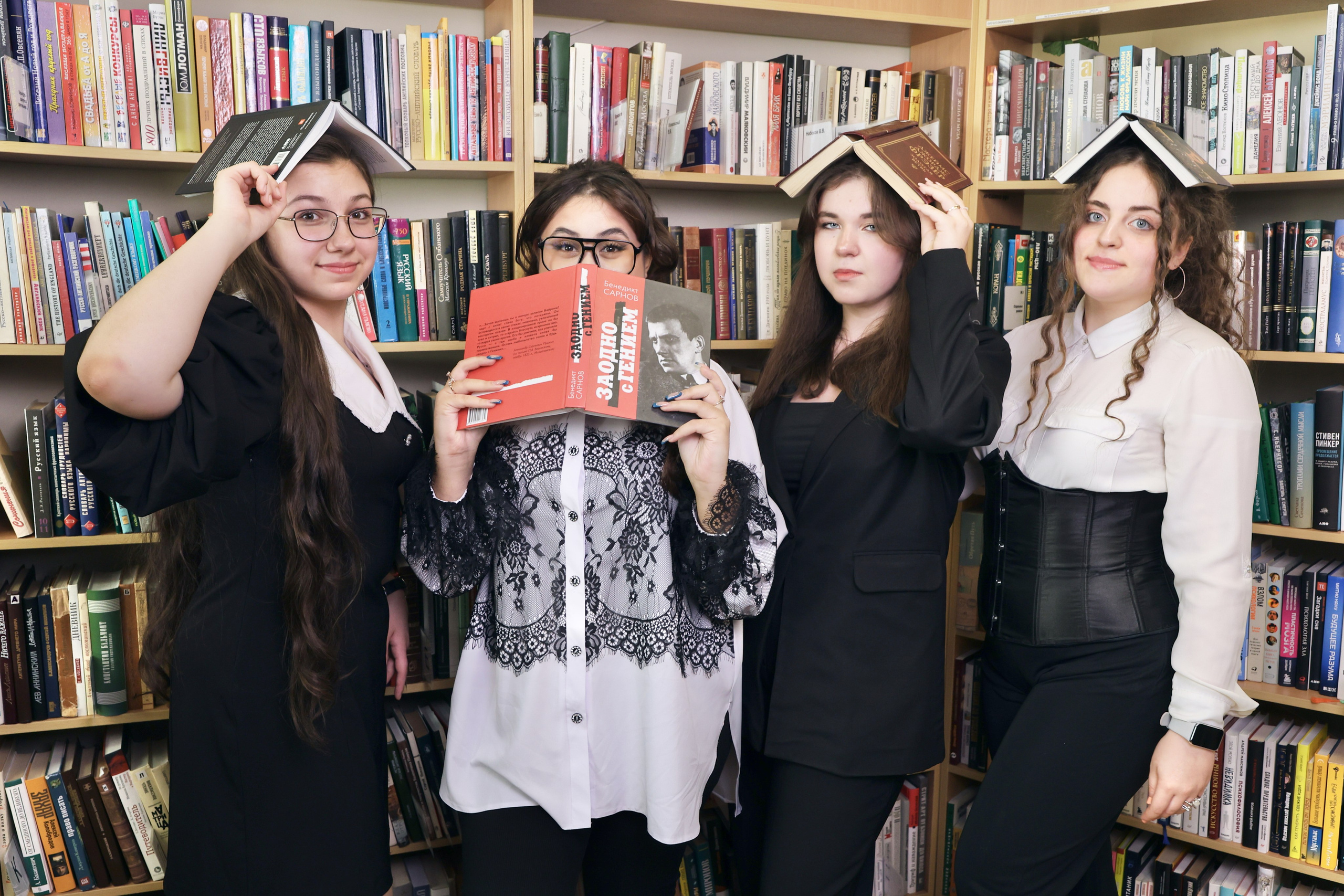 Съёмка в библиотеке. Школьные выпускные альбомы в Москве Марина Николаева