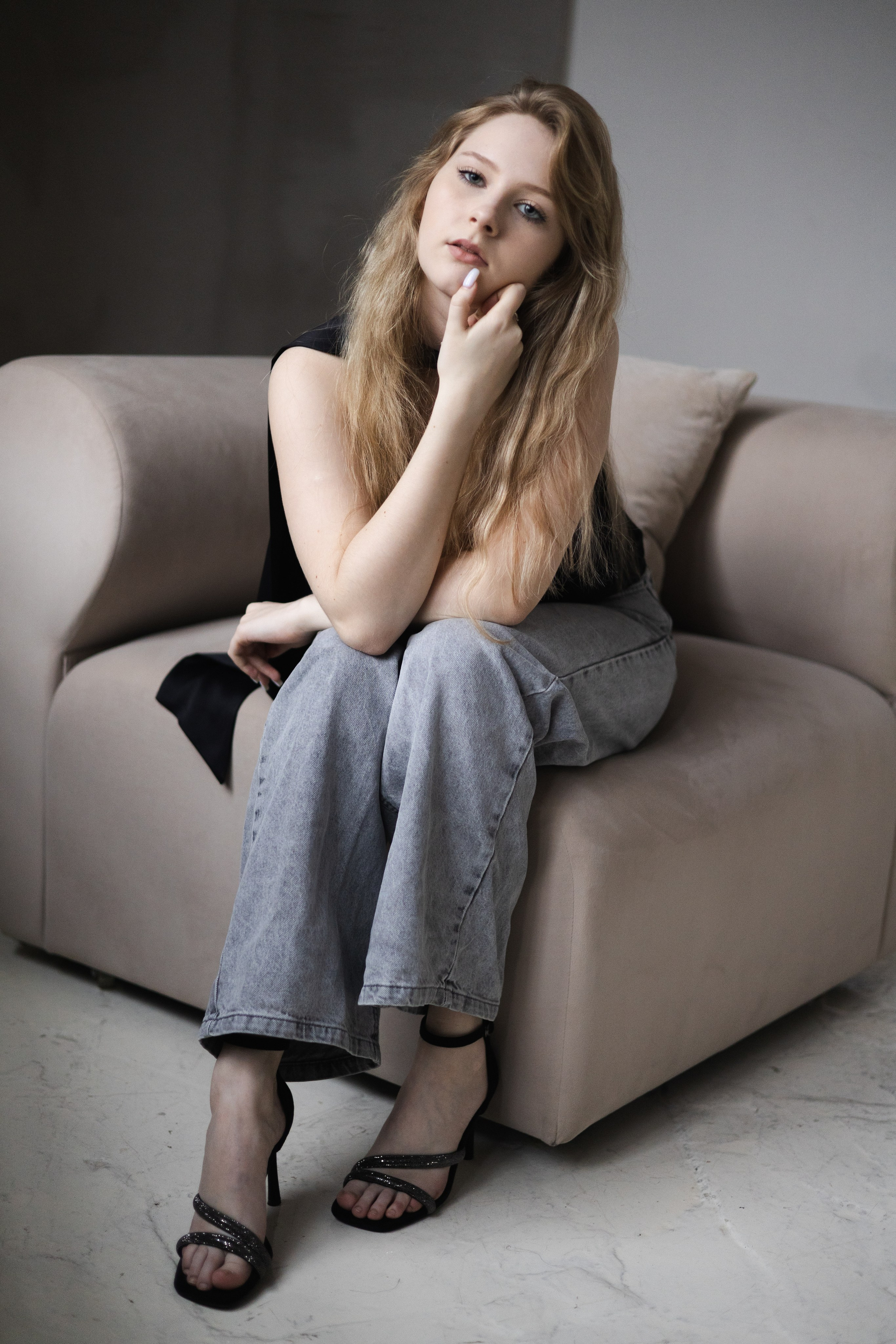 Студийная съемка. Привет, меня зовут Юлия Великая!