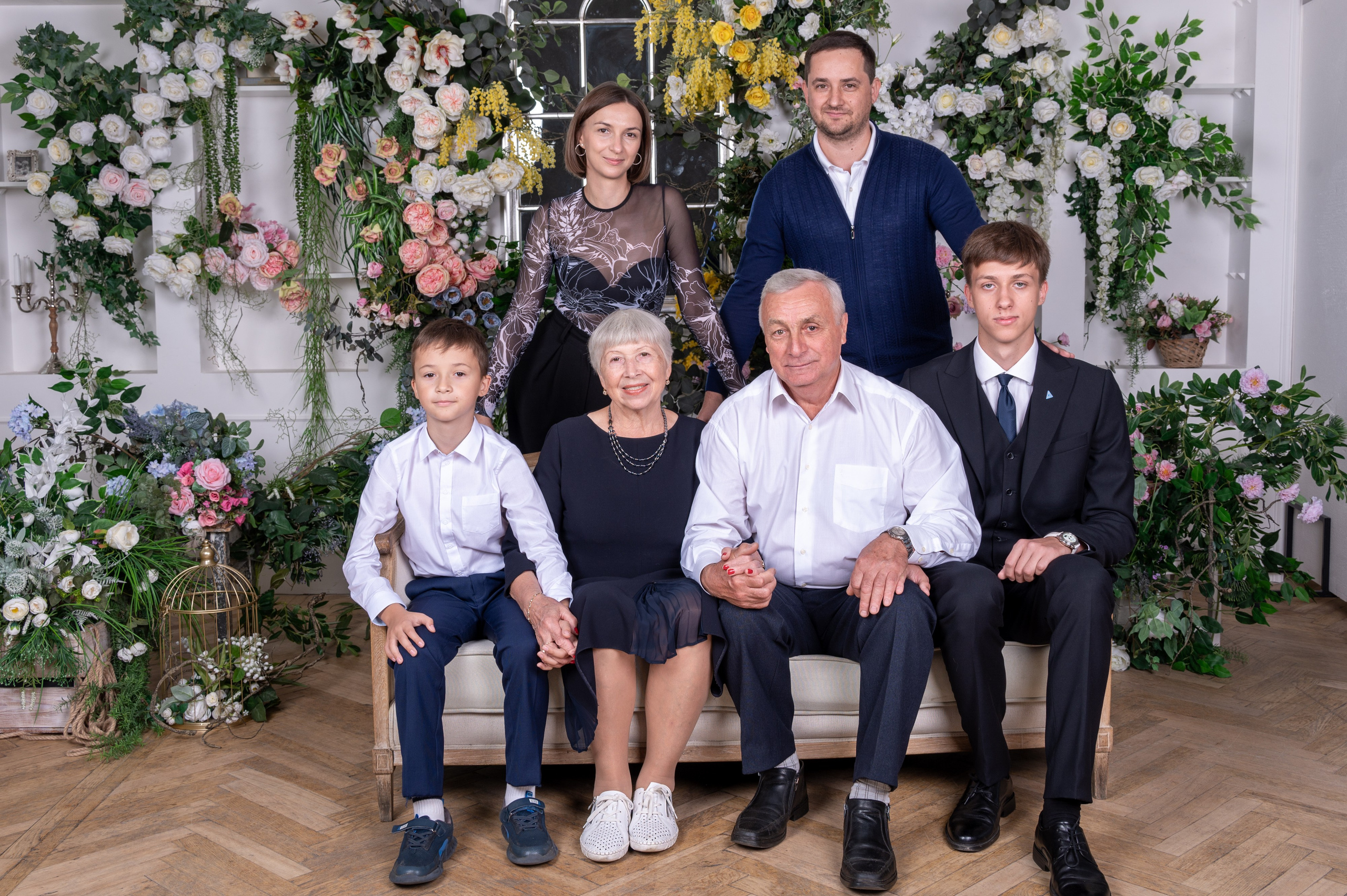 Большая, дружная семья в студии. Портретный, семейный, свадебный фотограф. Бизнес, контент съёмка. Тула