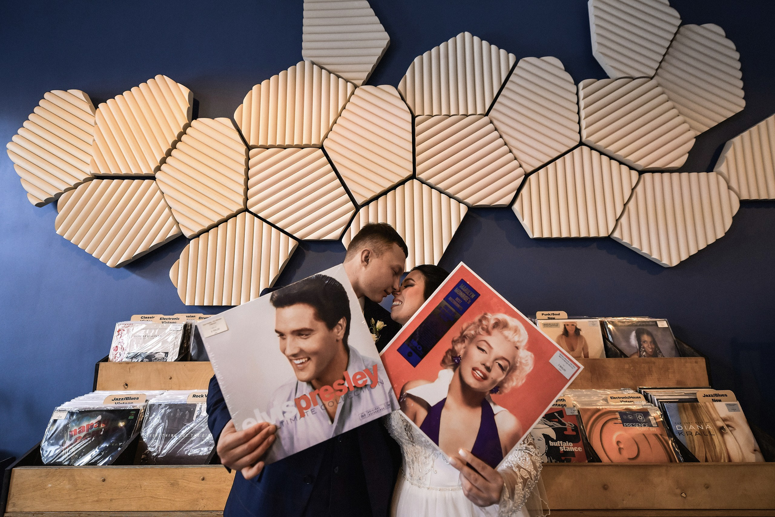 Зимняя свадьба: фотосессия невесты и жениха в студии и на улице. 📸 Свадебный и семейный фотограф в Красноярске Тихомиров Евгений | 17 лет опыта | 800+ свадеб