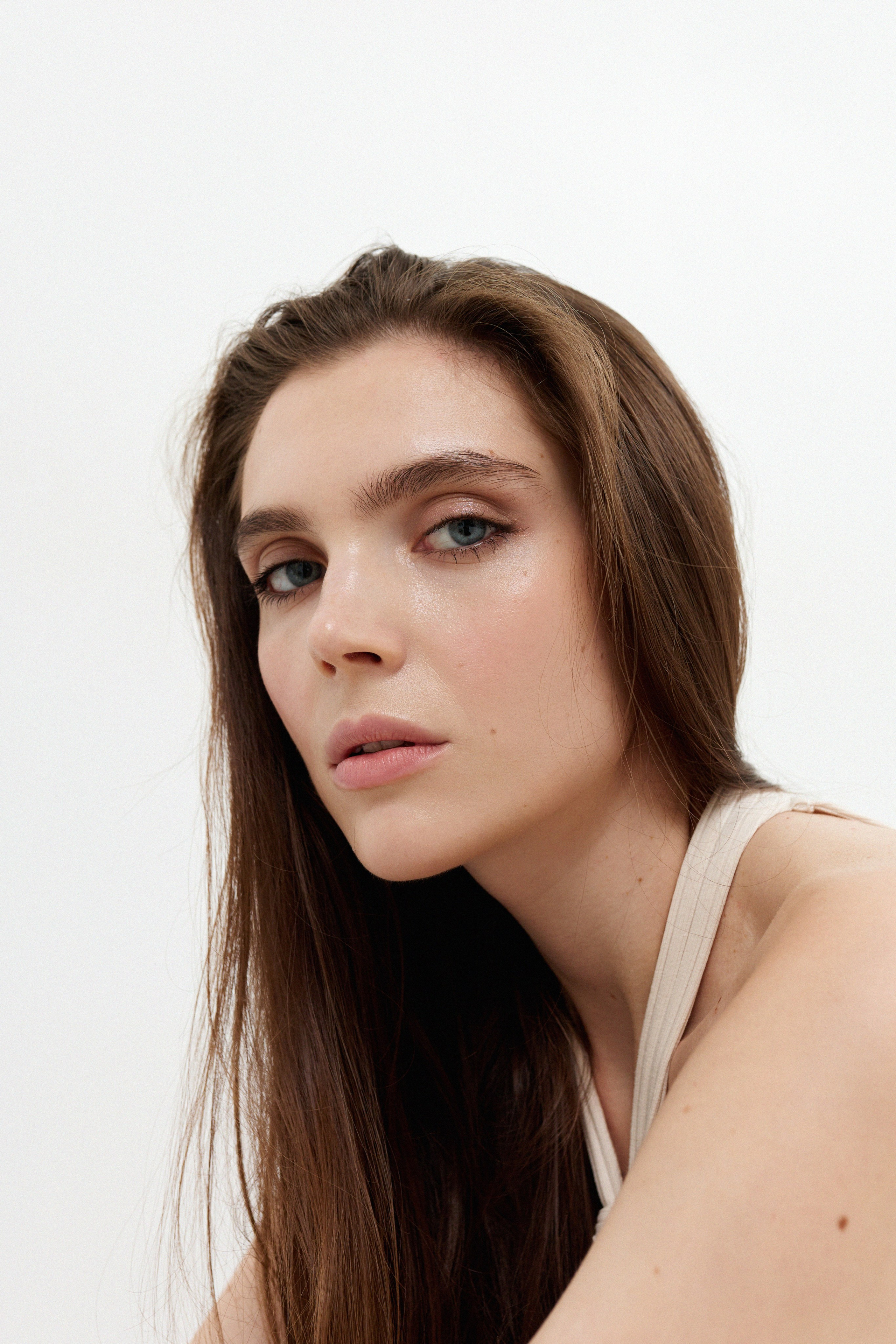 Polina G. Фотограф для брендов в Москве