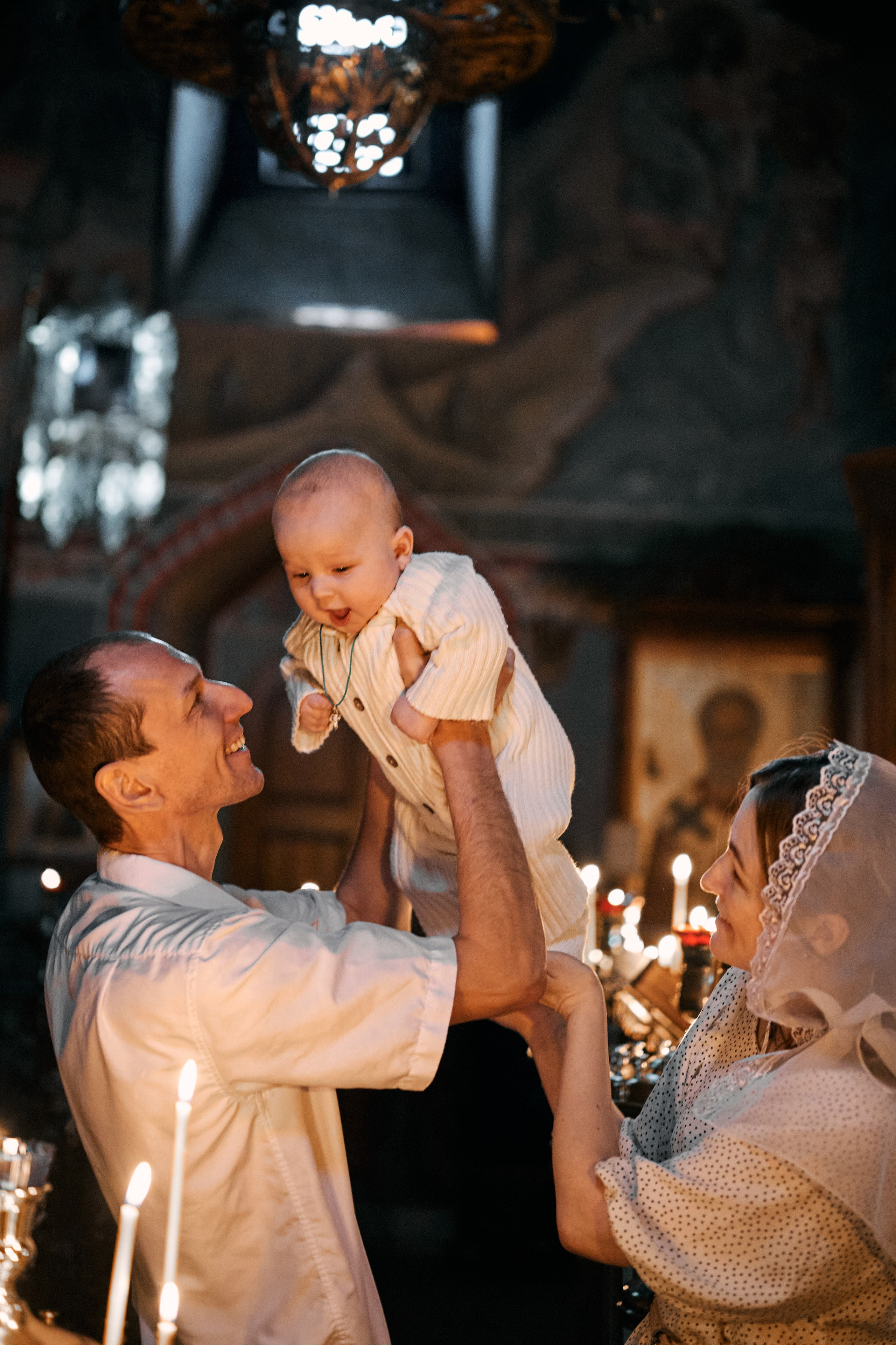Крещение в храме Василия Великого на Горке. Свадебный фотограф Надежда Максимова