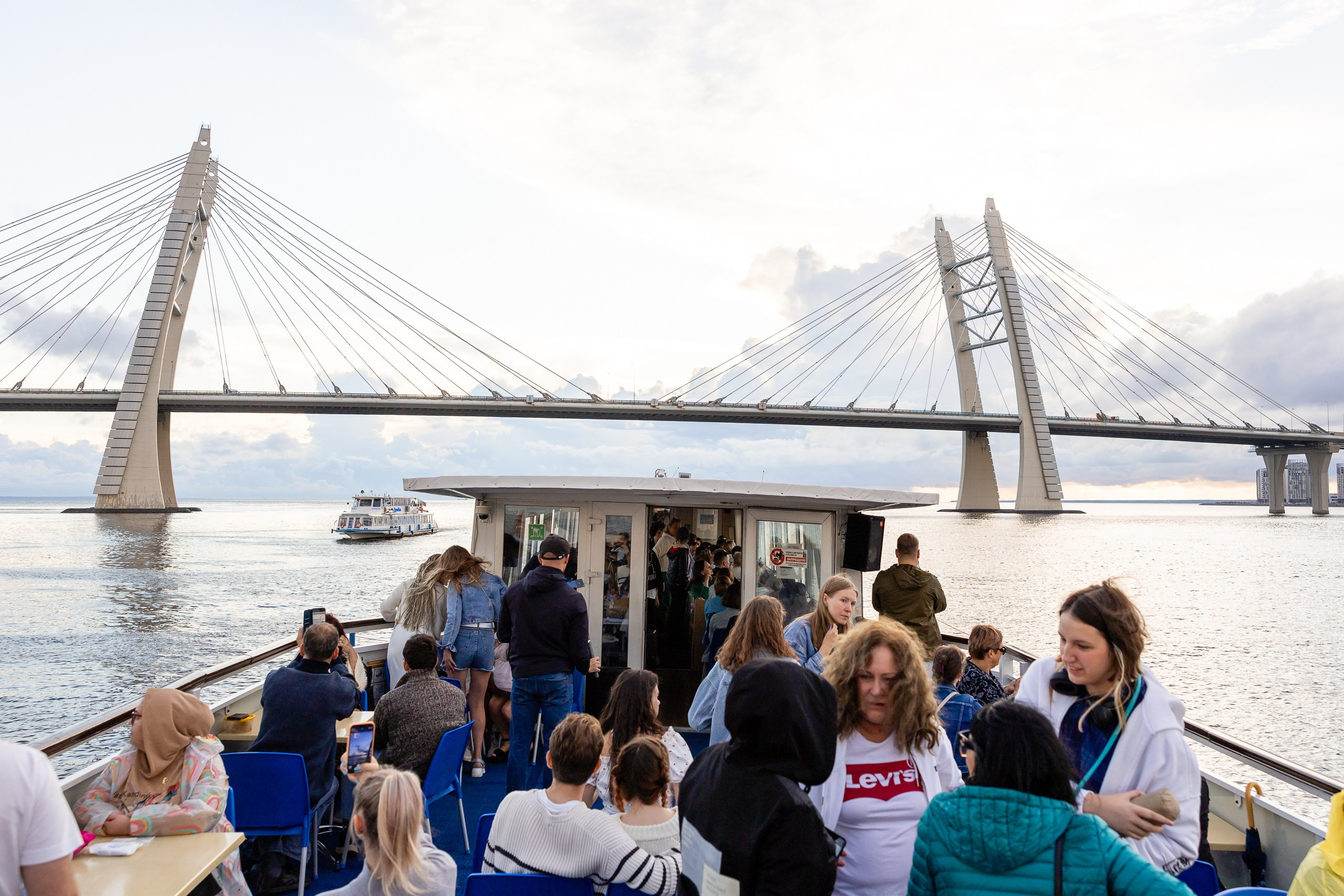 Экскурсия на двухпалубном теплоходе по Неве. Фотограф в Санкт-Петербурге — Сергей Петров