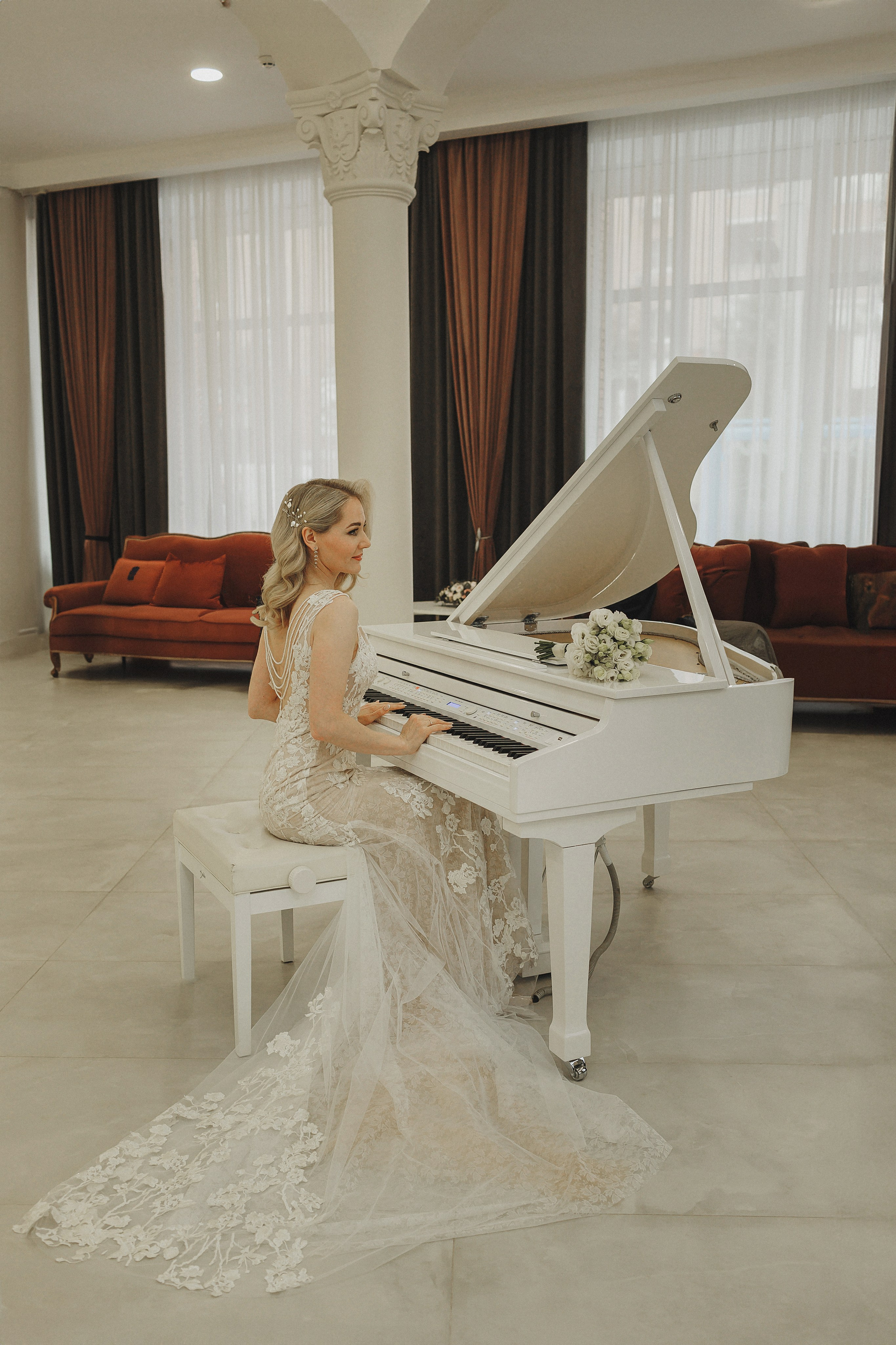 Свадебная фотосессия в Таганском ЗАГСе и Кусково. Фотограф в Москве и Люберцах Анна Ушакова