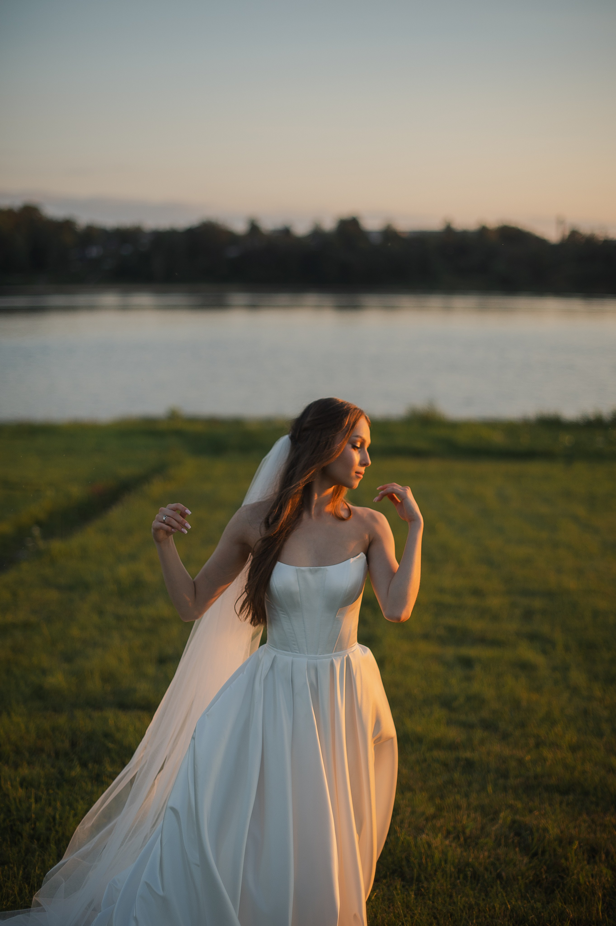Свадьба на берегу Волги. Свадебный фотограф в Ярославле Денис Медоваров