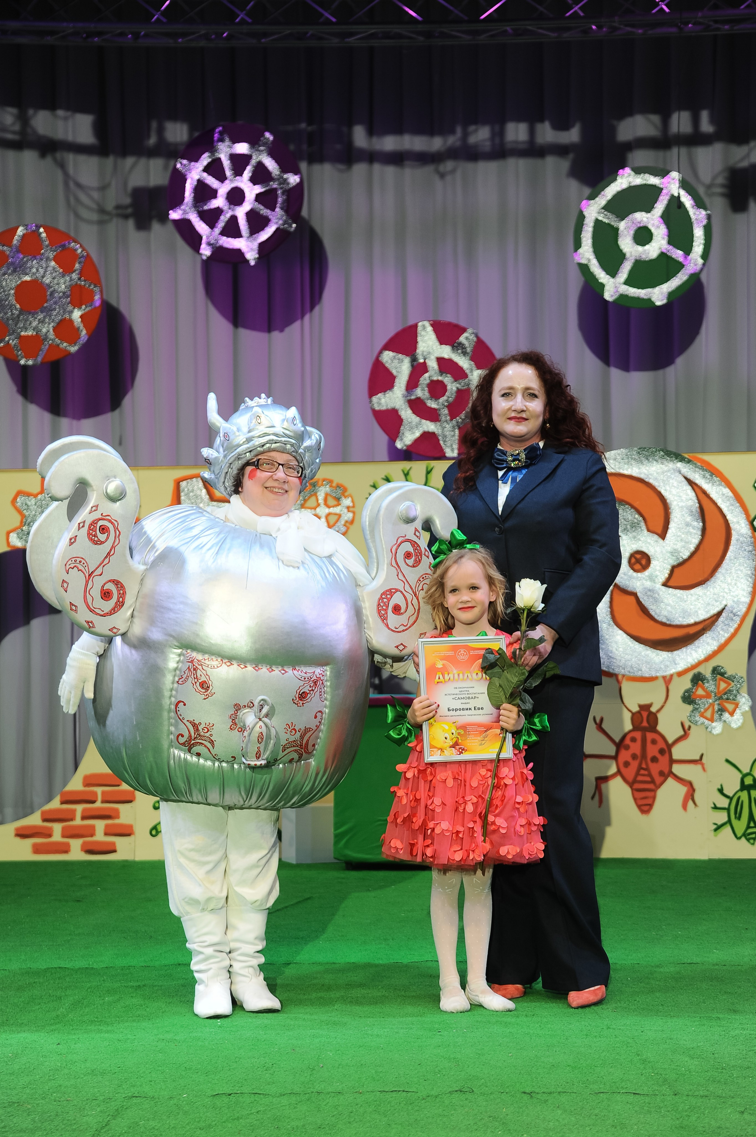 Выпускной 2025, детский центр «Самовар». Фотограф Олег Юршевич Солигорск Минск