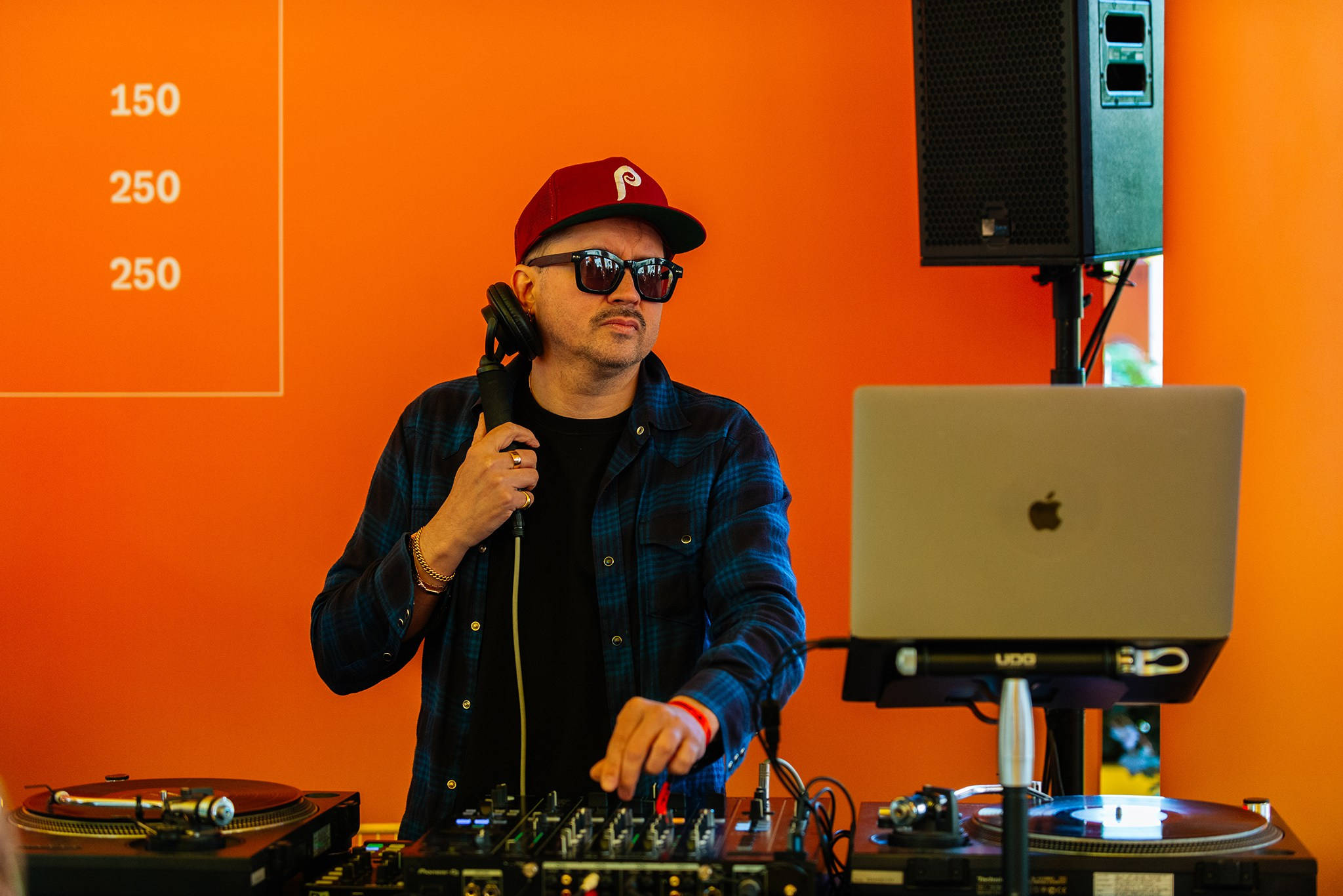 Т-Двор. День науки и образования. Июнь 25. Репортажный фотограф в Санкт-Петербурге Анастасия Клёпова