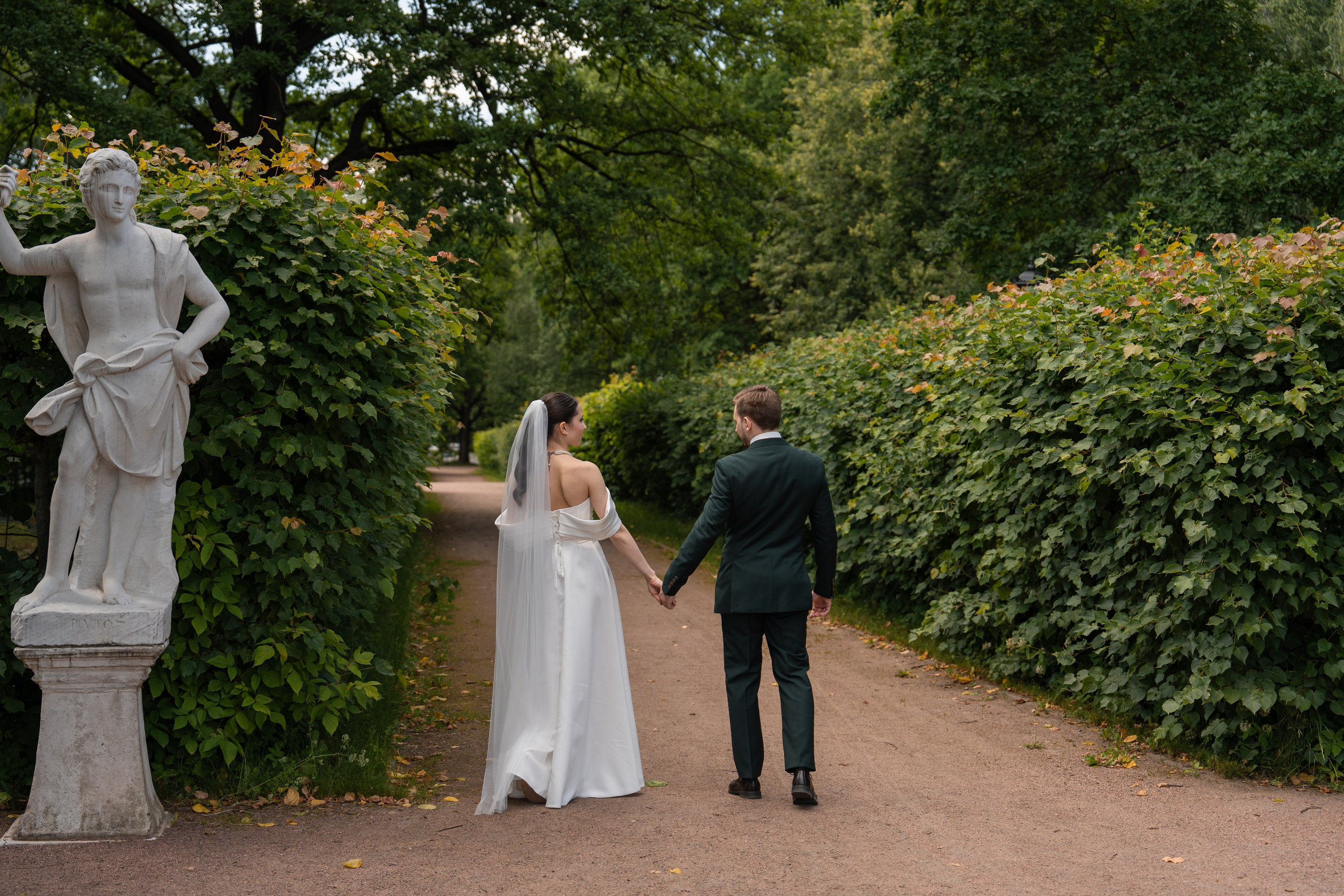 Влад и Илина в Кусково. Свадебный фотограф в Москве Анна Полушина