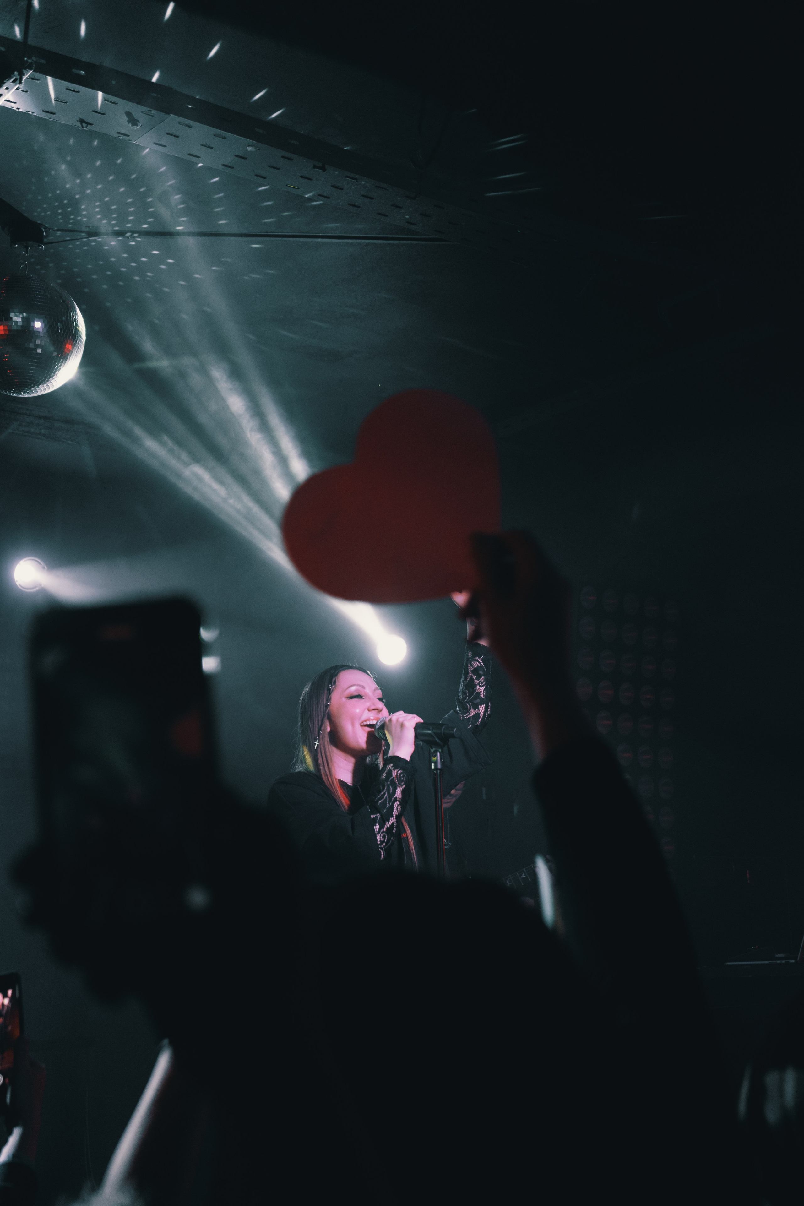 Аили. Первый сольный концерт в"Мумий Тролль Music Bar». Никита Скрипник — ТЕАТР В СТИЛЕ ФЭШН