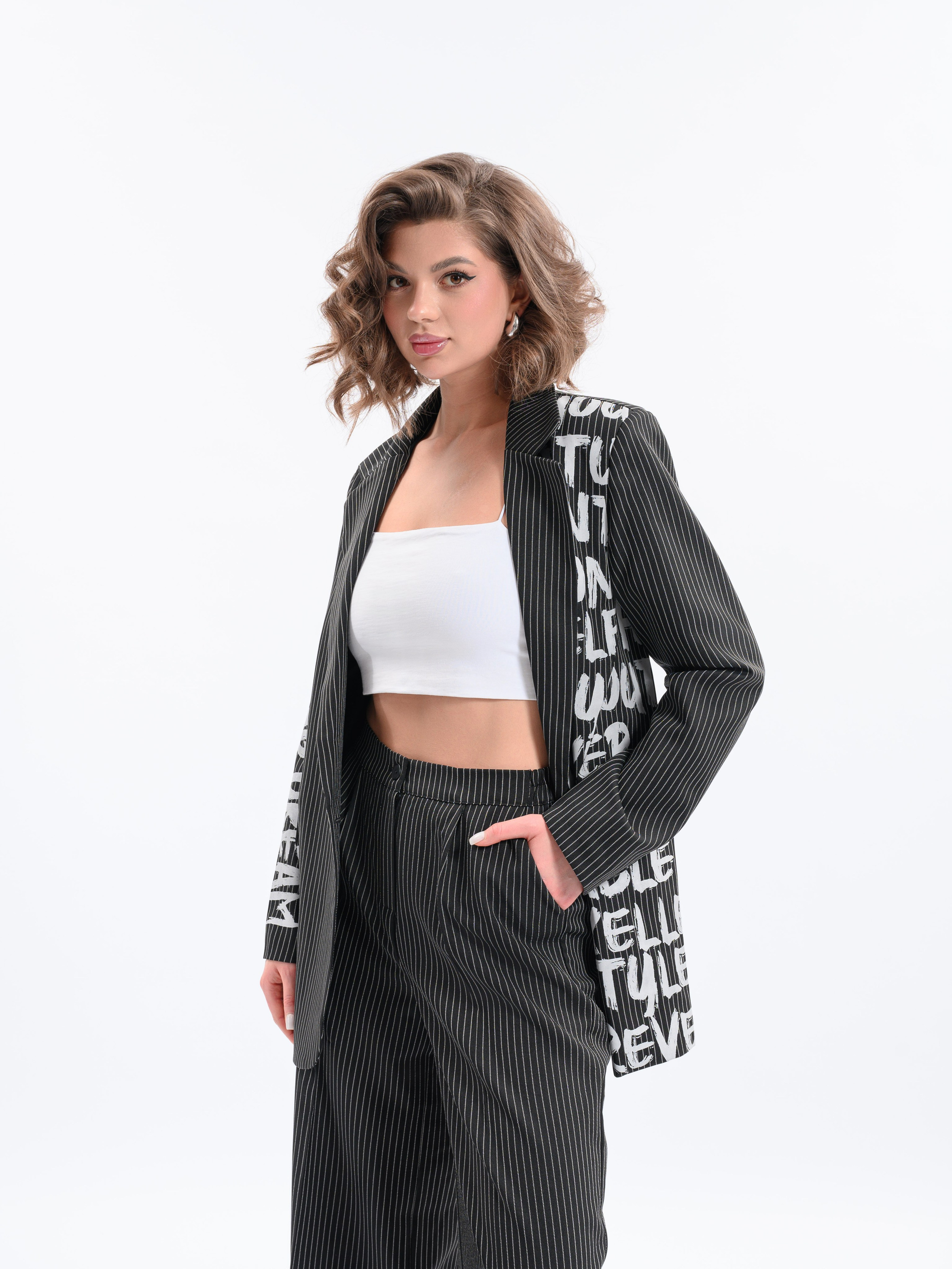 Каталог Девушки. Студия рекламной и предметной съемки товаров WELKO Studio