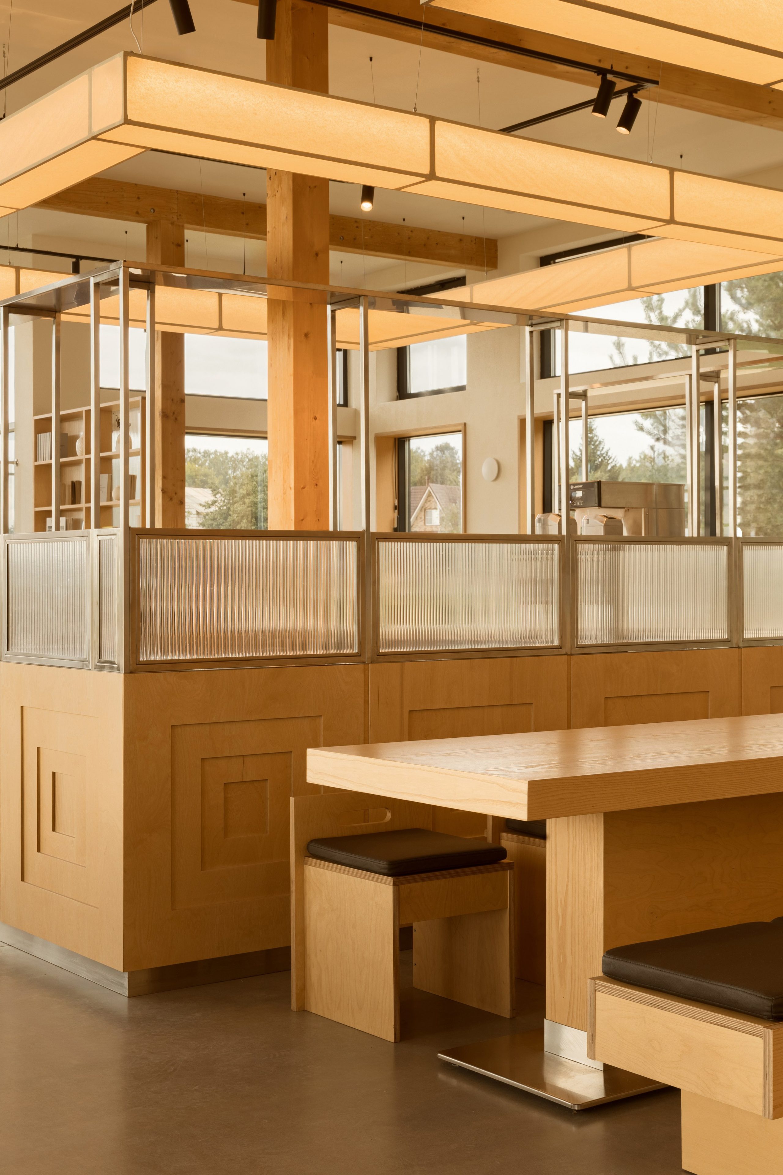 Модернистское кафе-пиццерия на природе: проект FruitDesign с акцентом на созерцание. Интерьерный фотограф в Нижнем Новгороде и Москве Владимир Гудков