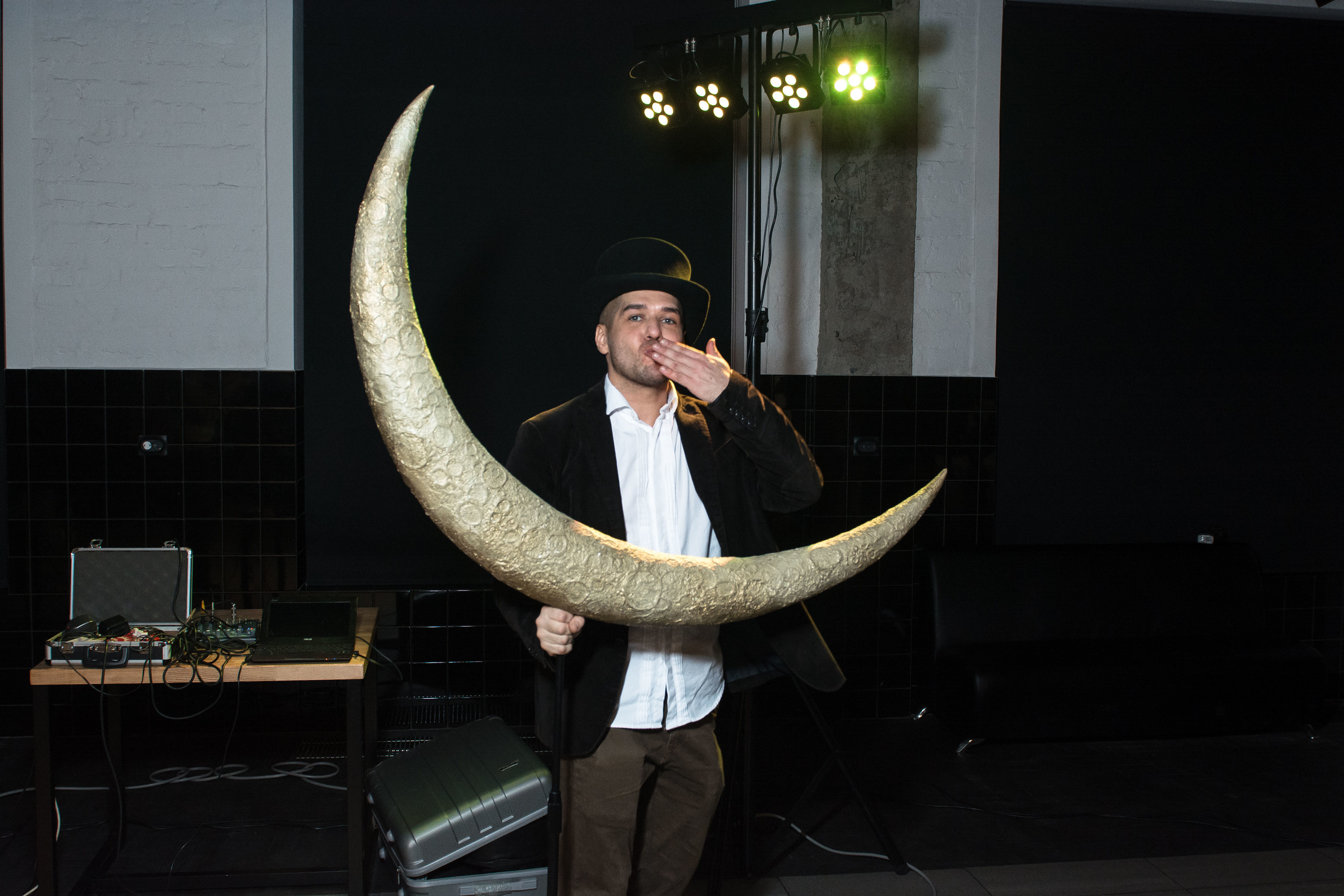 Ты мне — я тебе!. Вадим Зименков