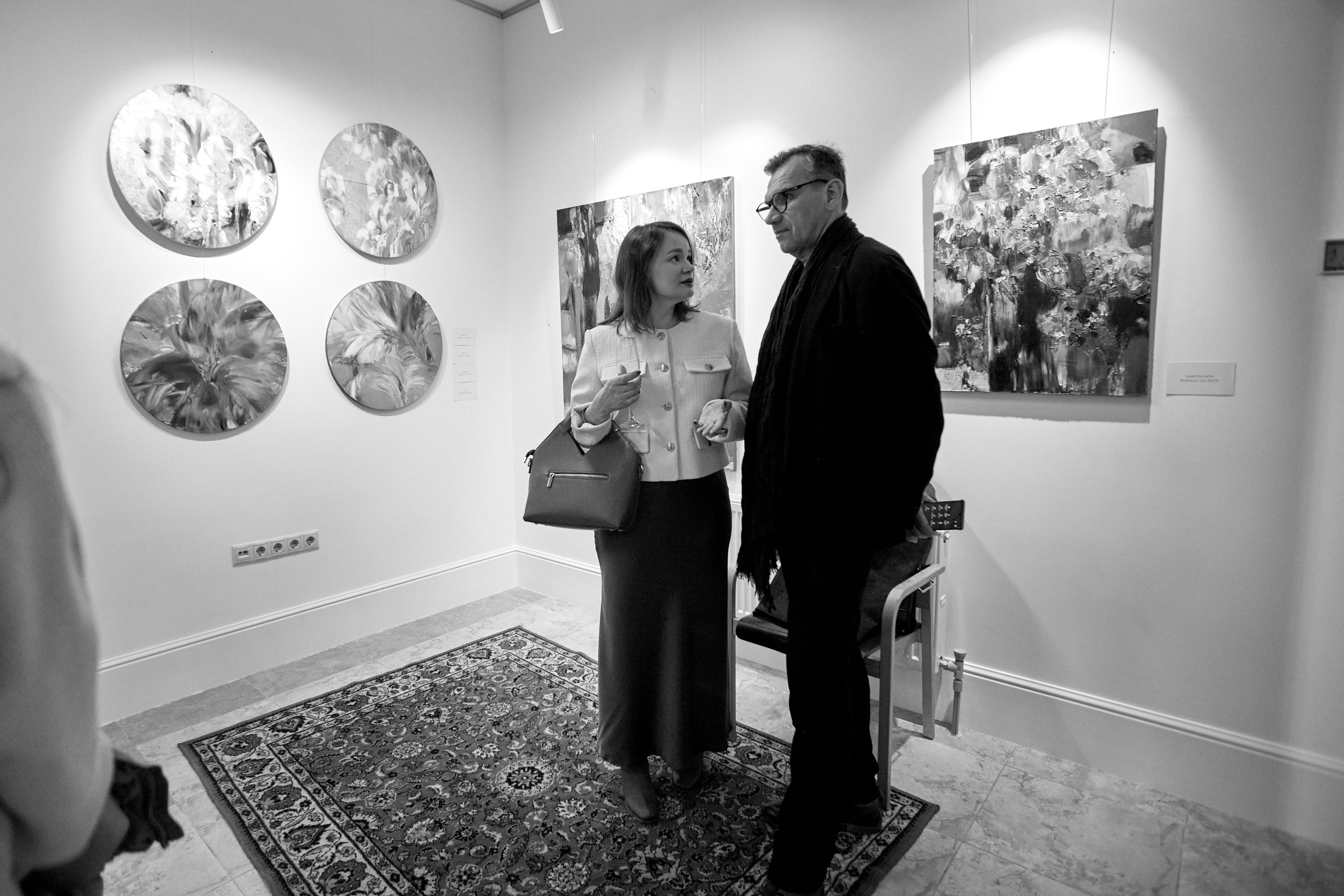 Открытие выставки краснодарской художницы Ларисы Блохиной. Фотограф Юлия Маринина