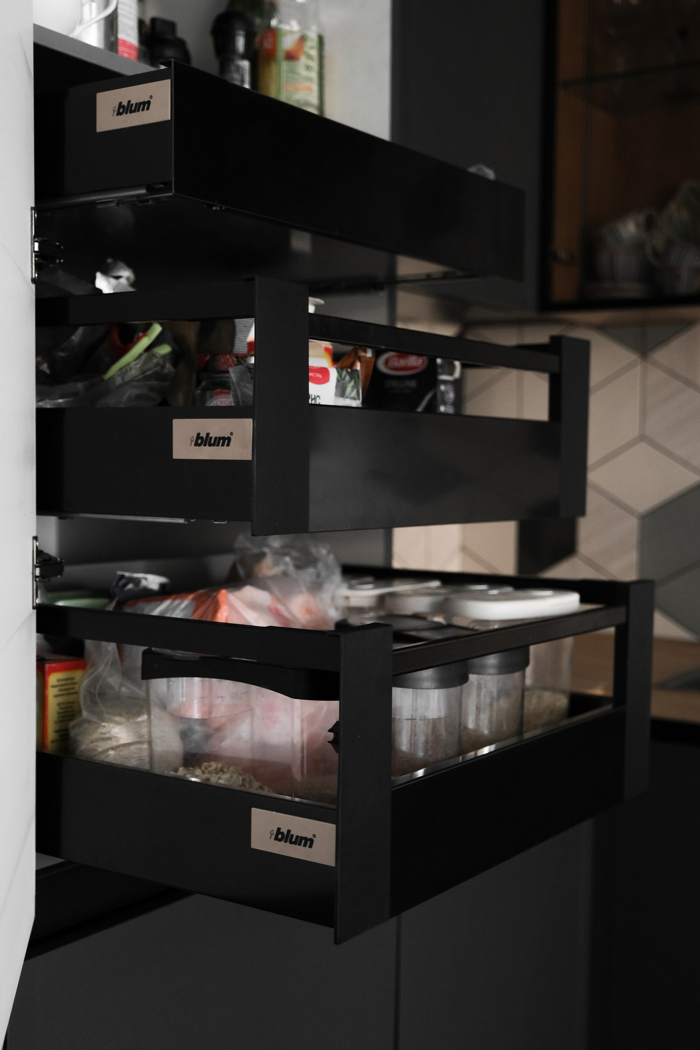 Кухня в Томске на заказ в Академгородке Таунхаус. Мебель на заказ. ГУДРУМ — Мебель на заказ в Томске | Кухни | Шкафы | Стулья и Столы