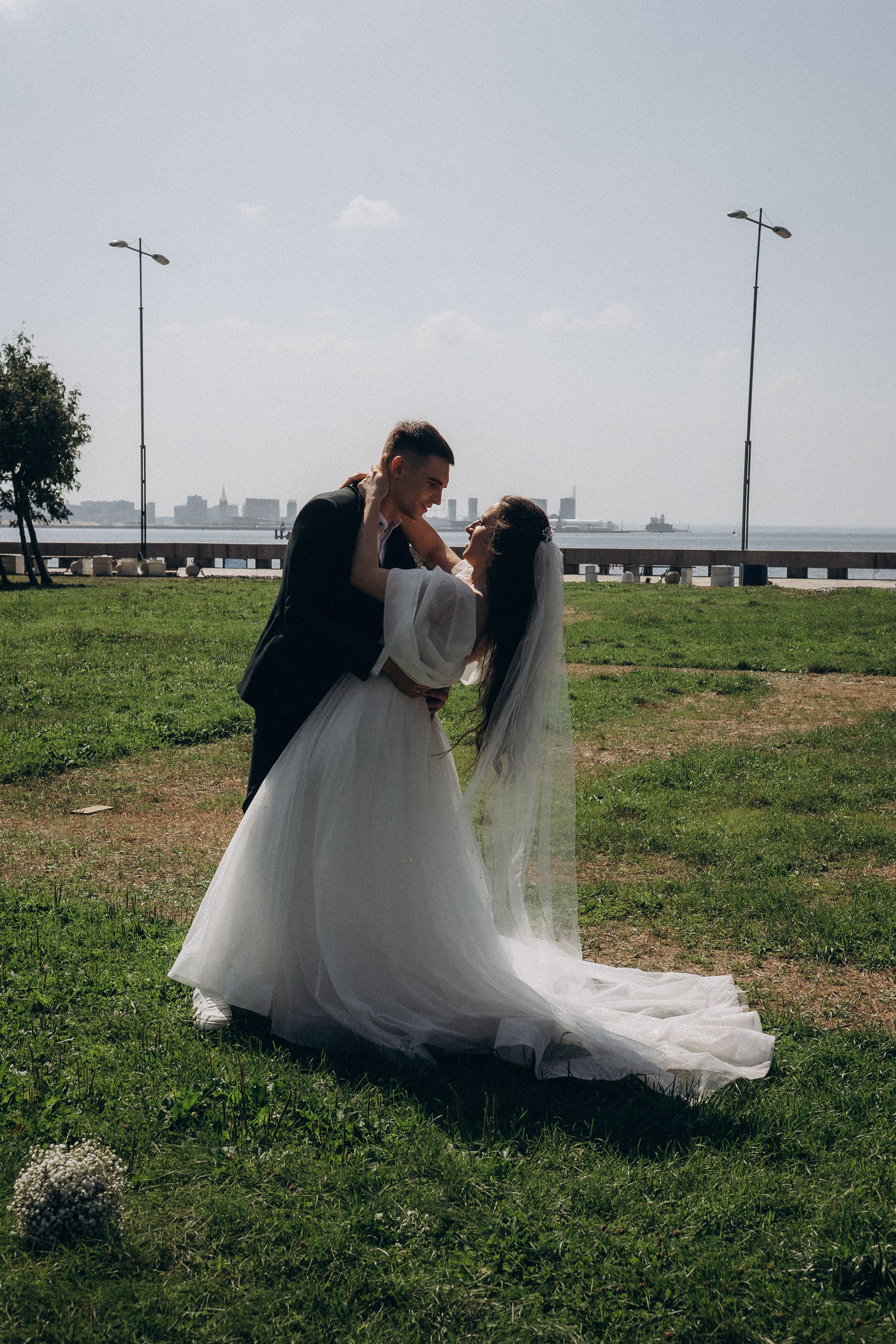 СВАДЕБНАЯ СЬЕМК В ПАРКЕ 300-ЛЕТИЯ. Профессиональный фотограф, Санкт-Петербург — Виктория Богомолова