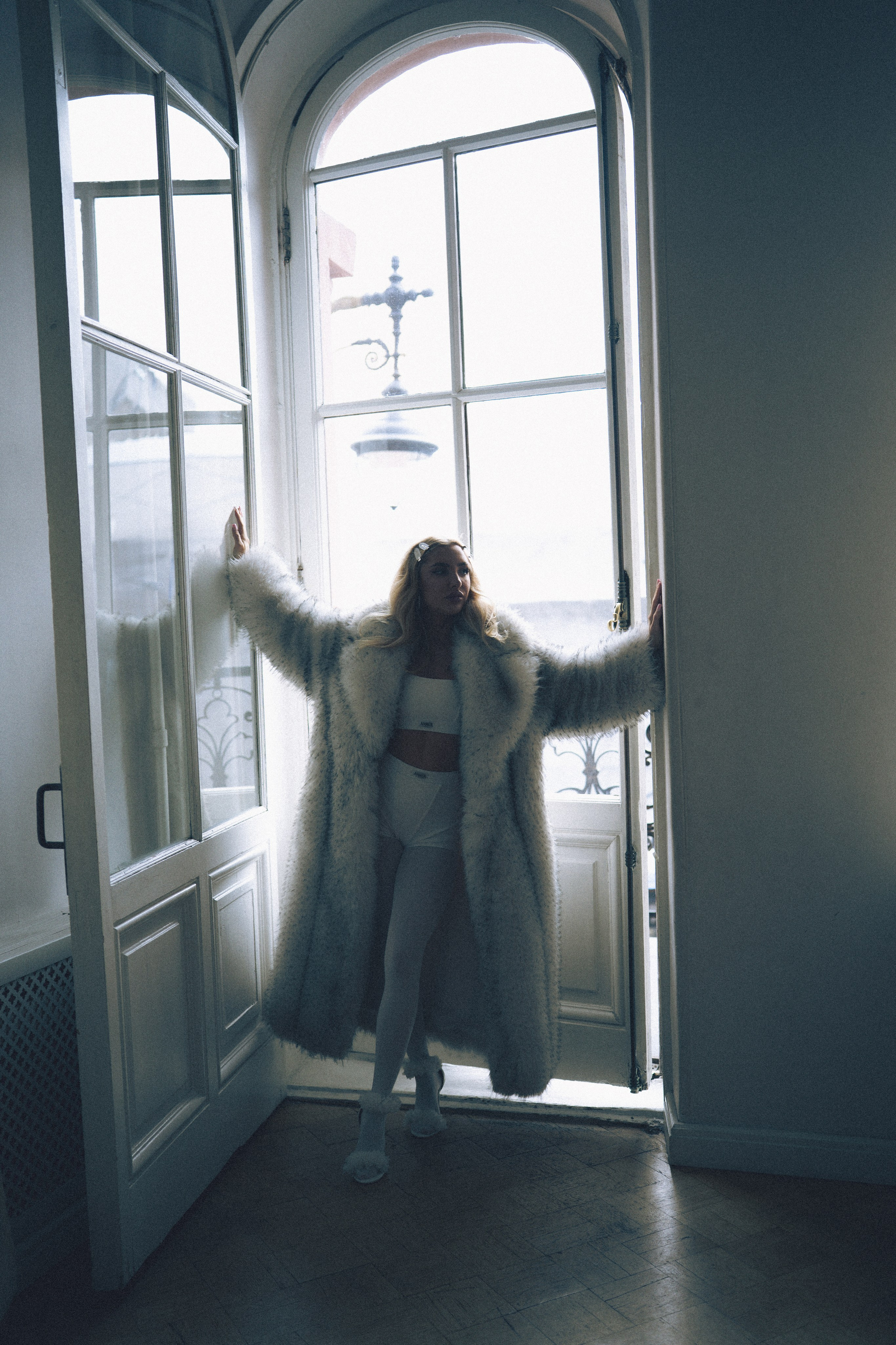 МИНИМАЛИЗМ В СТУДИИ НА ЧЕРНЫШЕВСКОЙ В СТУДИИ С БАЛКОНОМ. Профессиональный фотограф, Санкт-Петербург — Виктория Богомолова