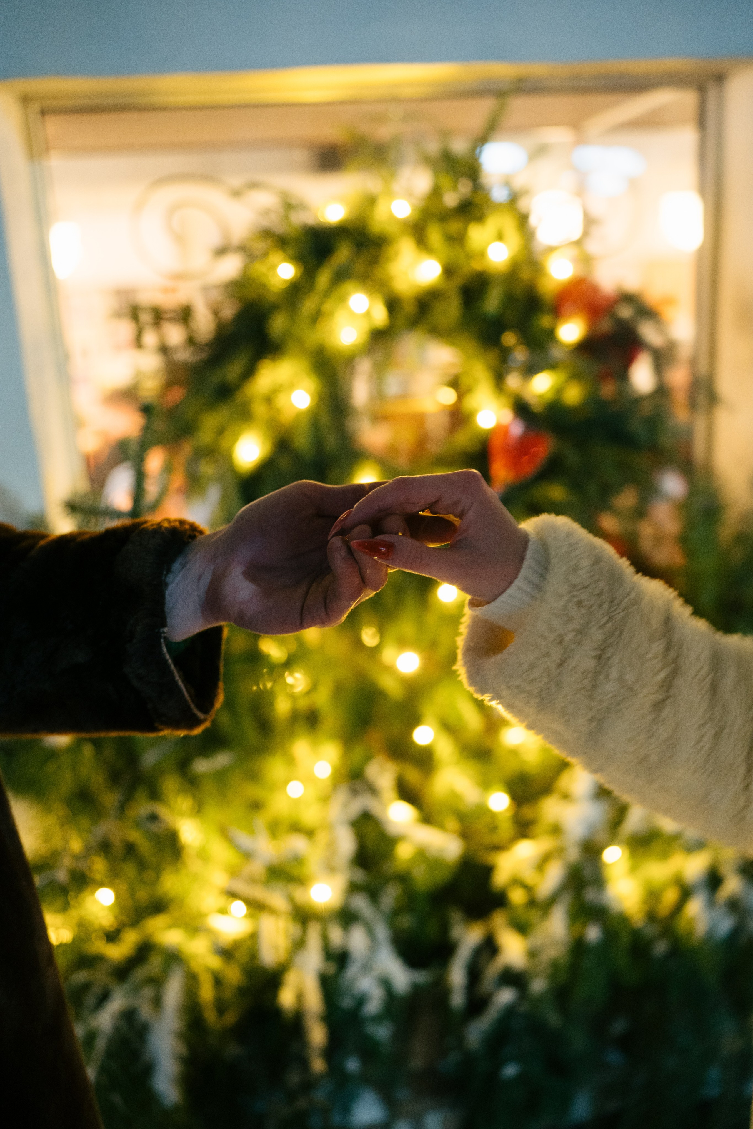 НОВОГОДНЯЯ ПРОГУЛКА ПАРЫ ПО ЧЕРНЫШЕВСКОЙ ПЕРЕД НОВЫМ ГОДОМ. Профессиональный фотограф, Санкт-Петербург — Виктория Богомолова