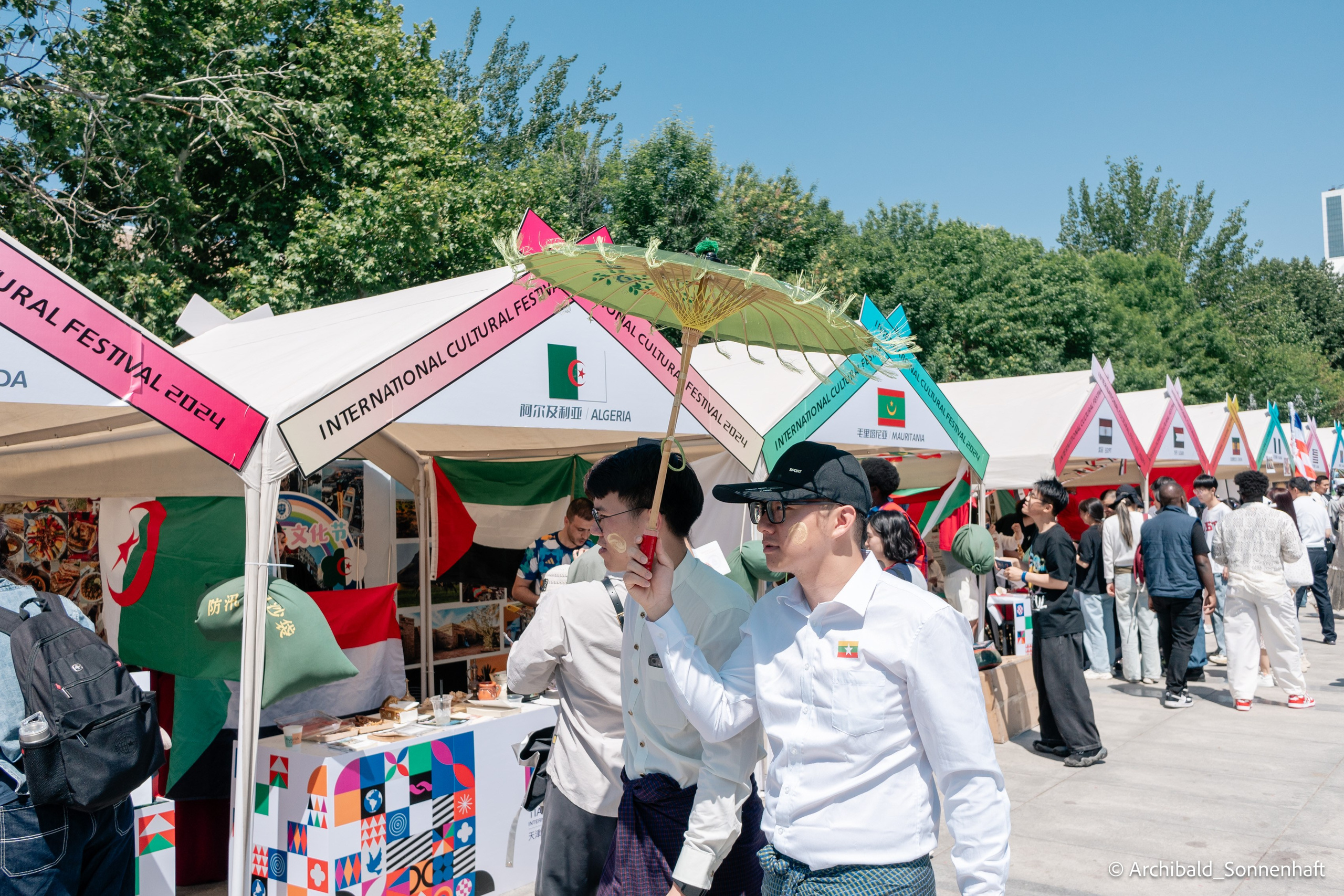 TJU Cultural Festival. Photographer in Guangzhou, China. Archibald Sonnenhaft