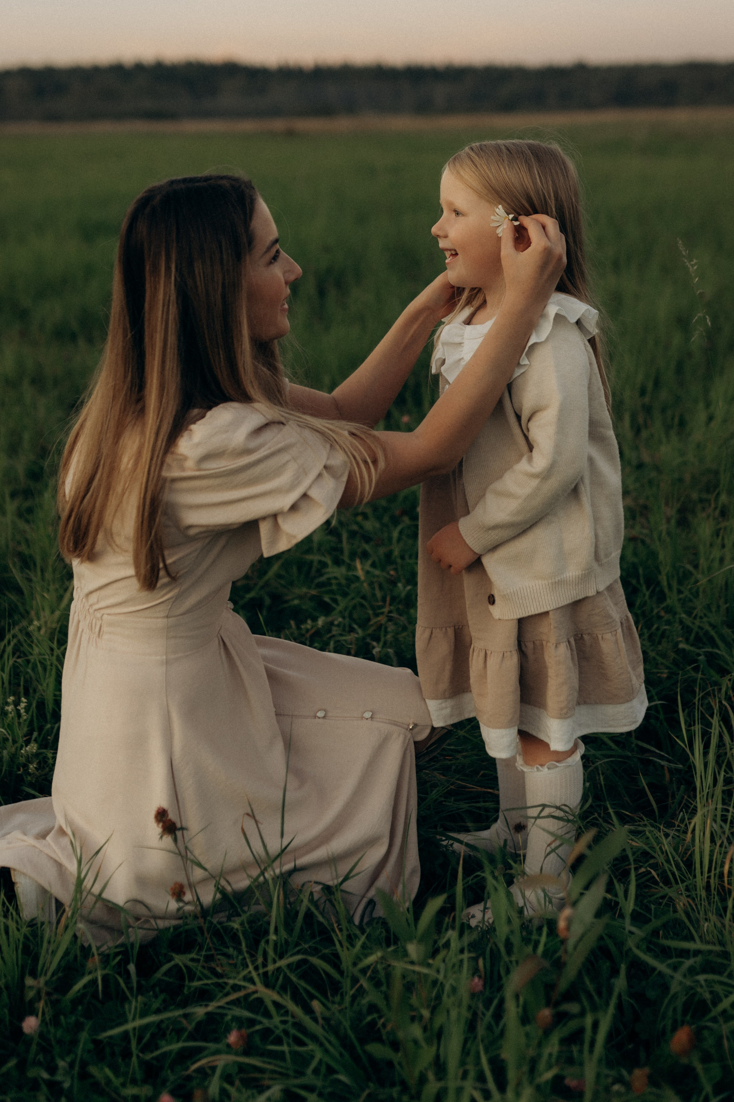 Летний вечер в поле. Семейный lifestyle фотограф в Москве Рената Рафикова
