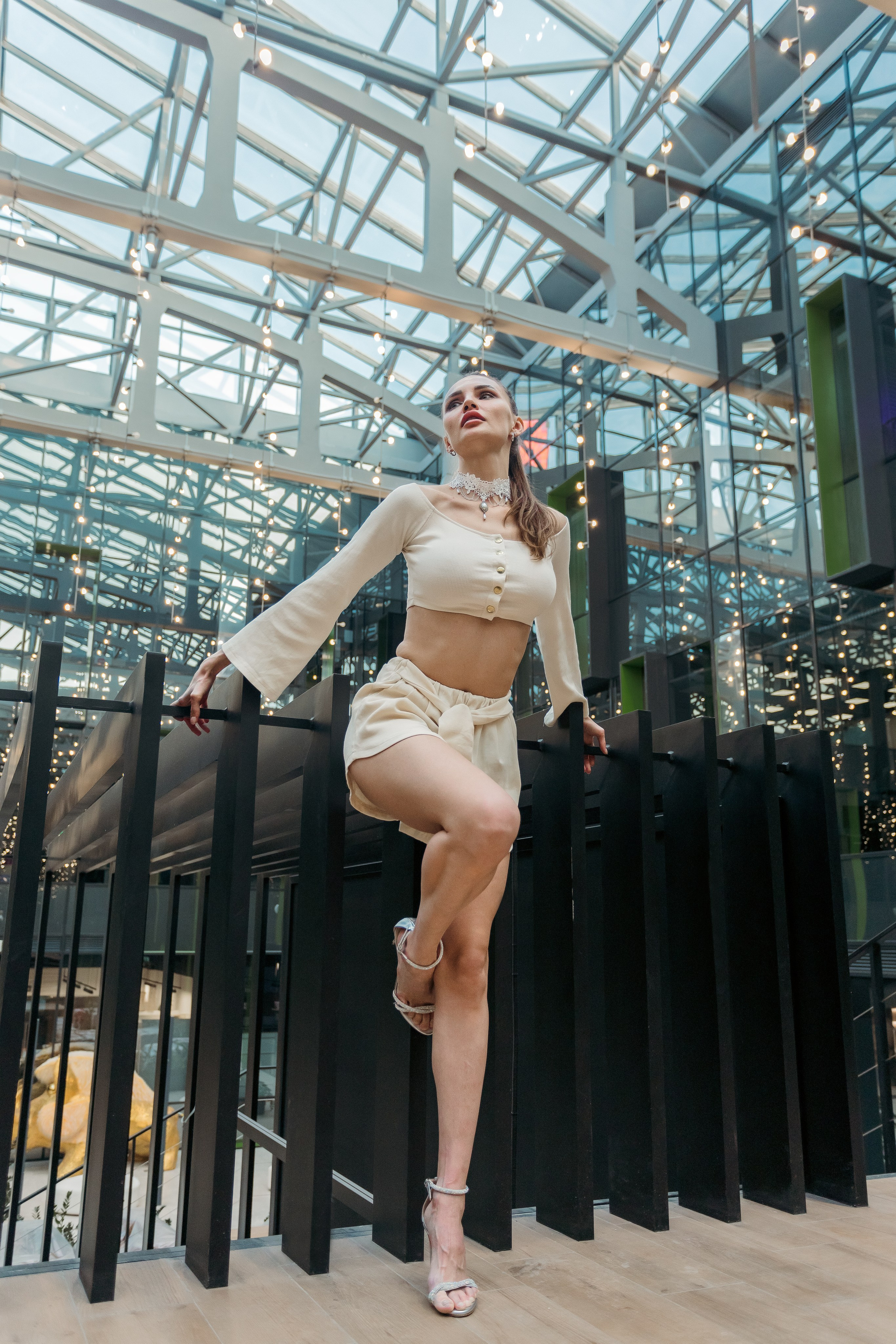 В помещении. Photomantis