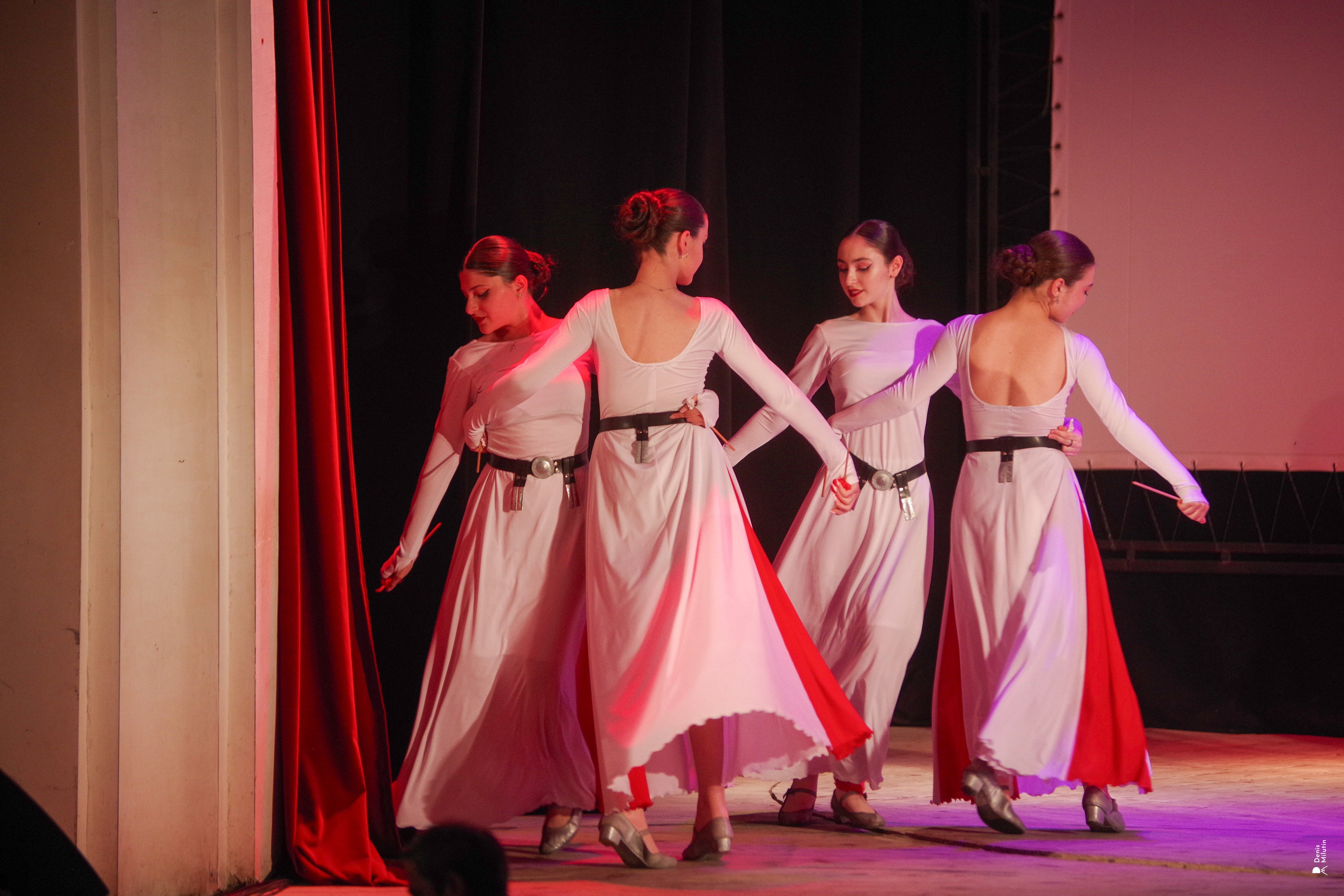 Танцы в прекрасном Они. Портретный фотограф Денис Милютин