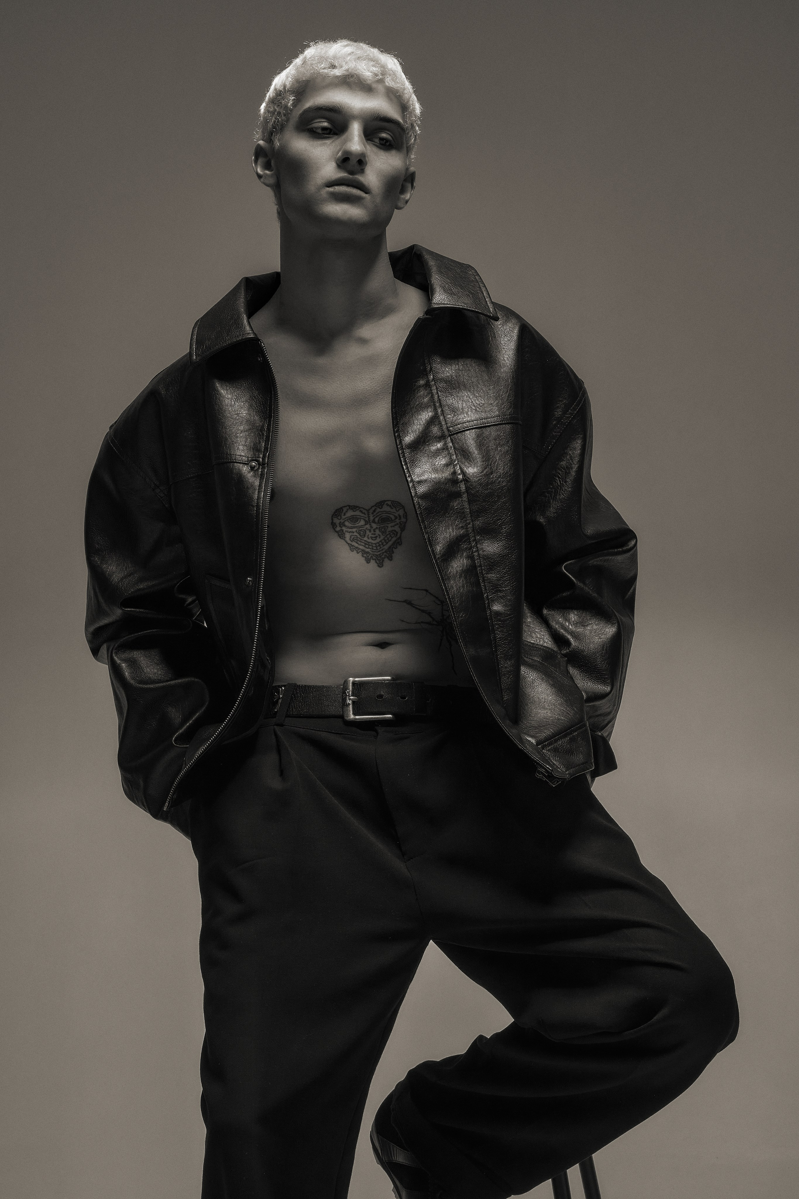 Я  фотограф. Работаю в городе Москва,