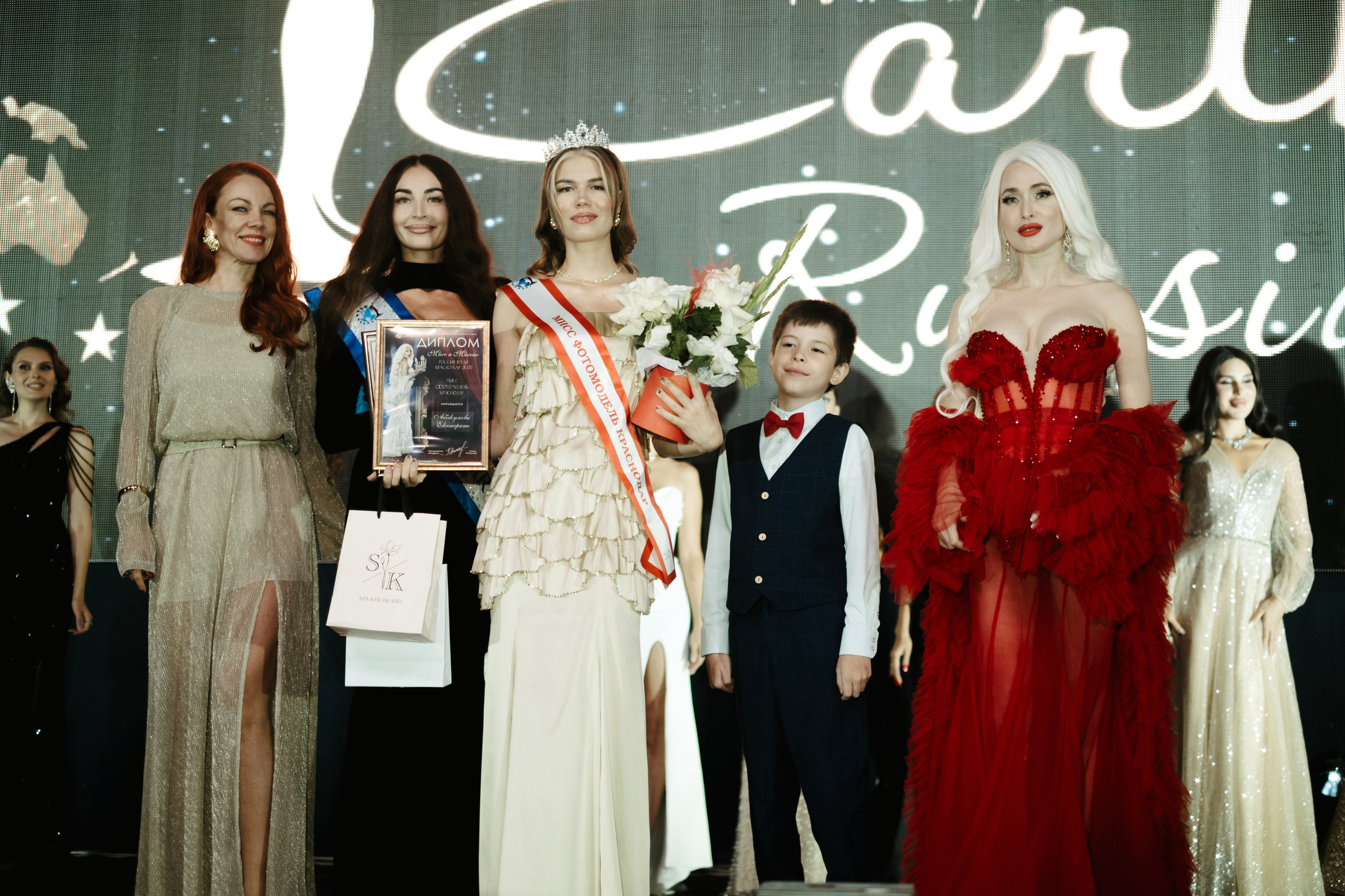 Мисс и Миссис Россия Земли Краснодар 2025 программа. Свадебный и репортажной фотограф Денис Ожигин в Краснодаре и Краснодарском крае