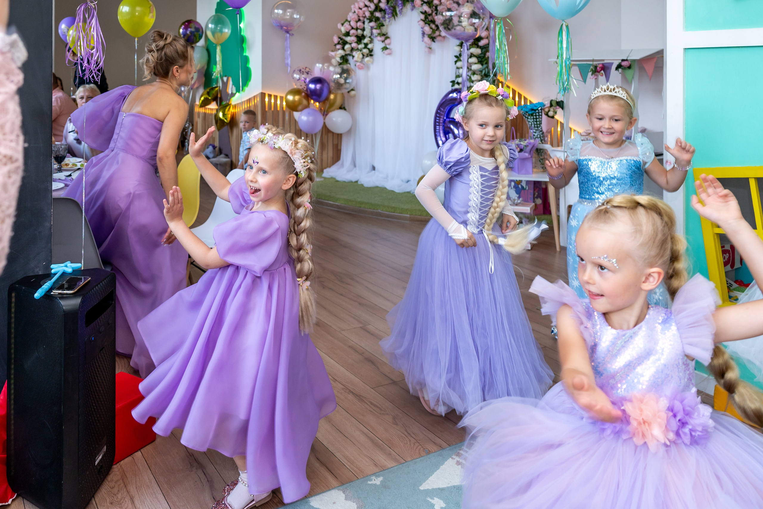 ДР в лофте с фокусником