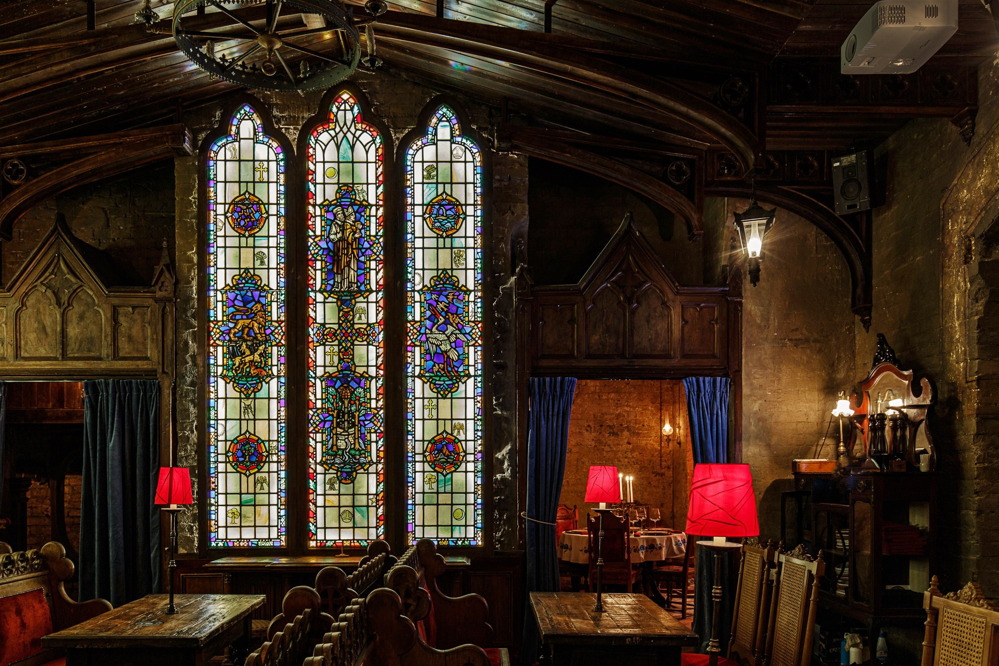 Black Swan. Photographer Ksenia Kolesnikova. Interior, Product, and Portrait Photography in Moscow