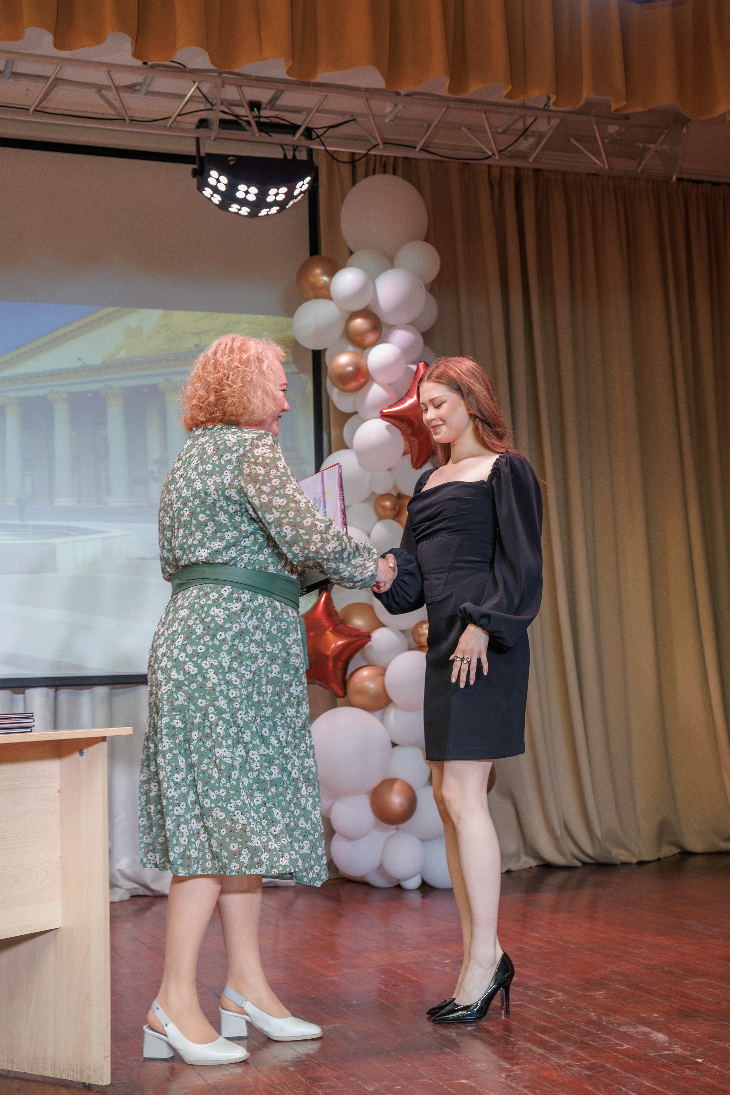 Вручение аттестатов. Свадебный и семейный фотограф в Новосибирске Ирина Дорошкова