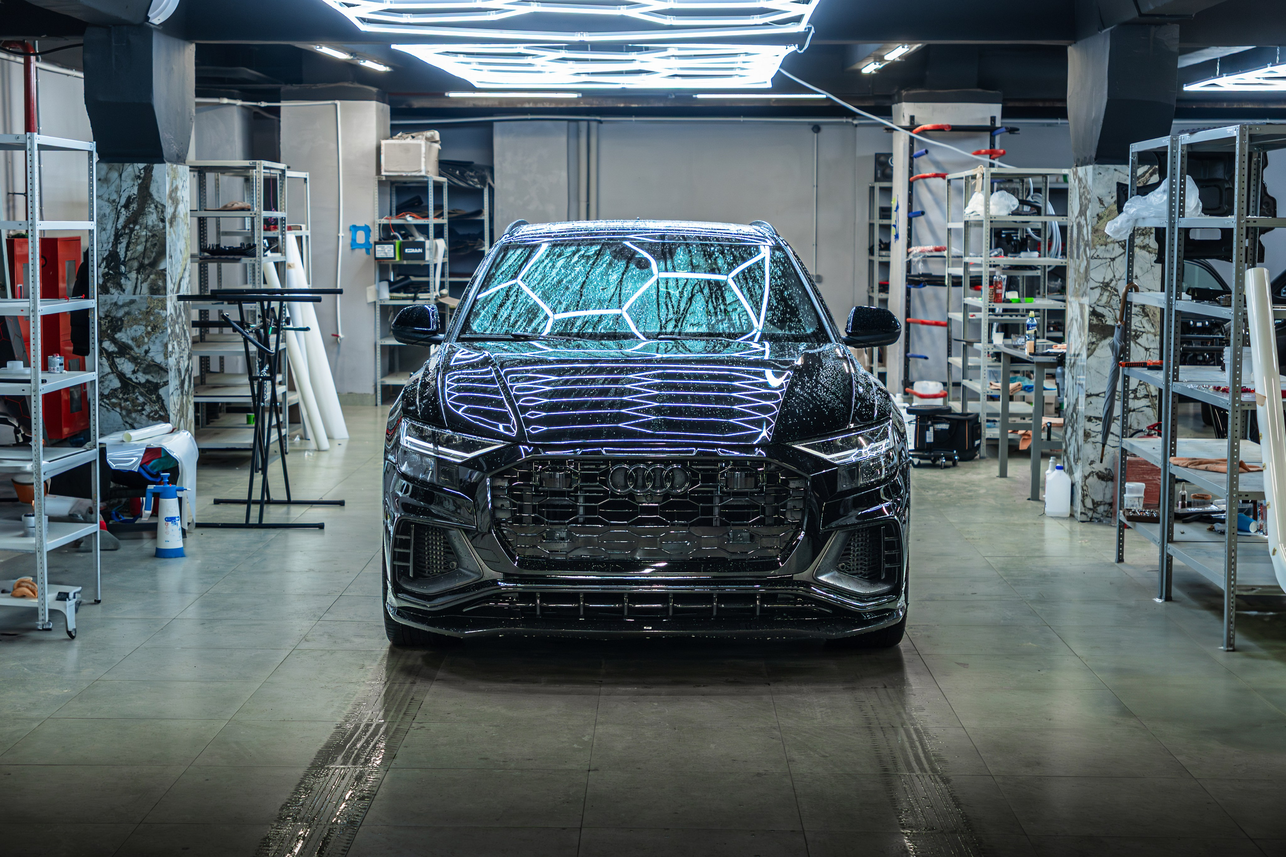 Audi Q8. Valya Fleks