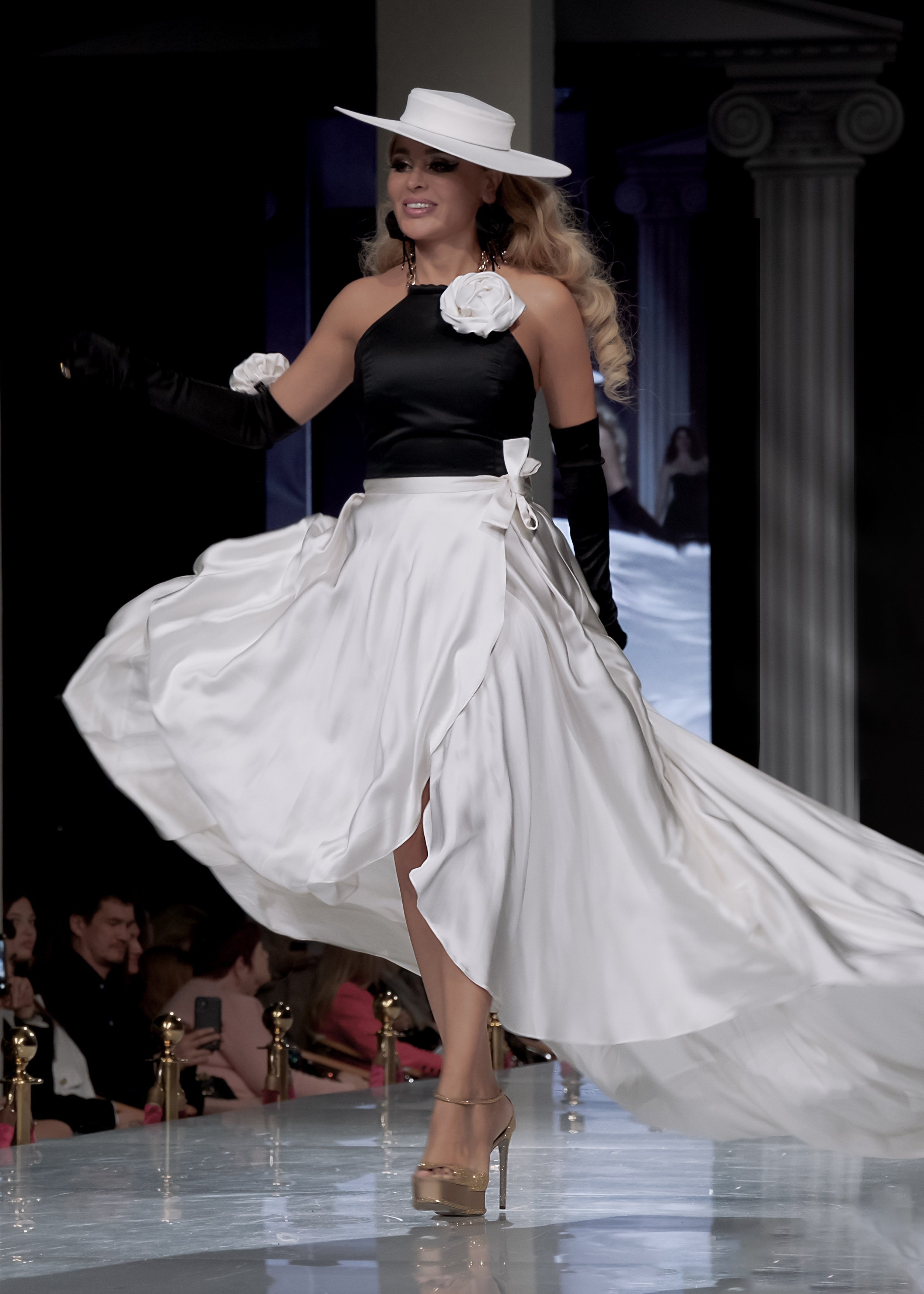 Показе мод Estet Fashion Week. Я  фотограф. Работаю в городе Москва,