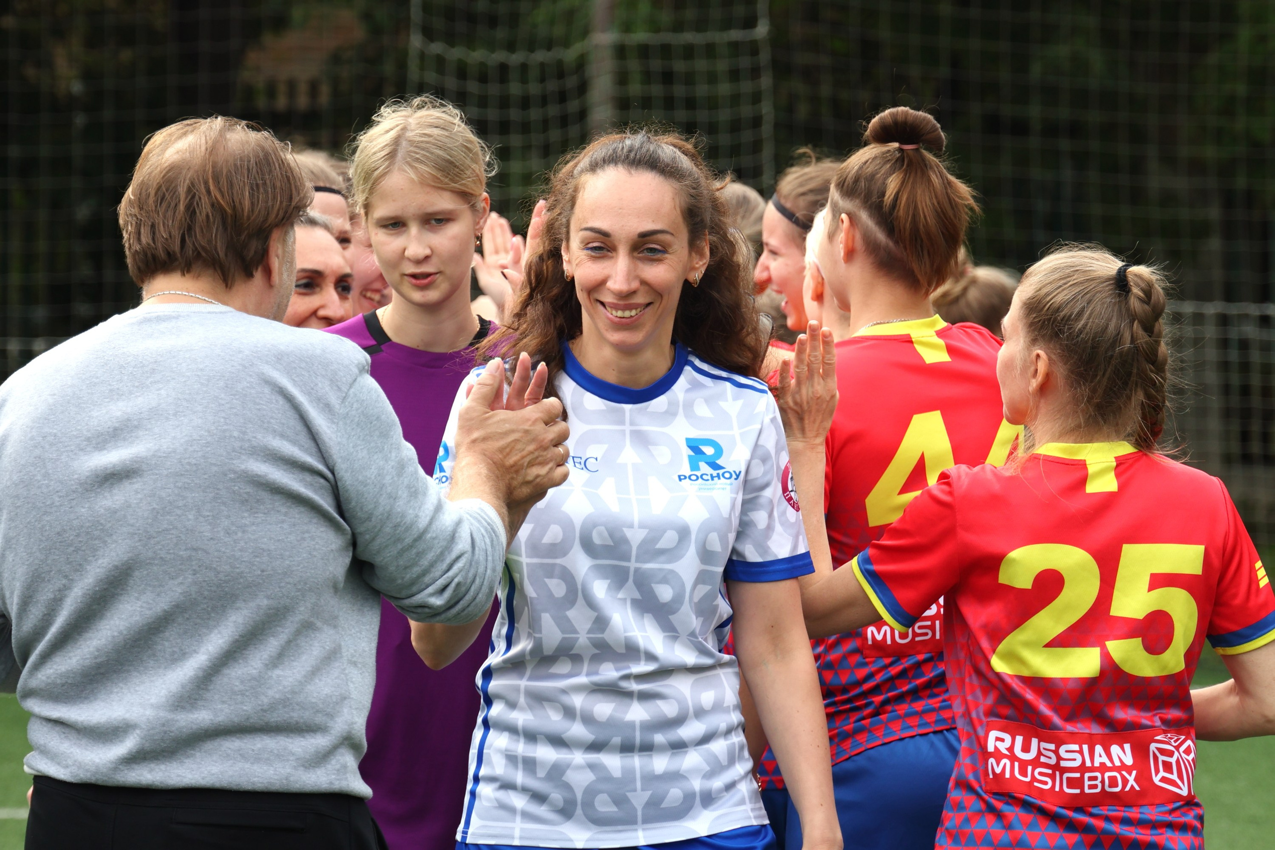 Футбол. Женская лига. Спортивный и репортажный фотограф Ермакова Светлана