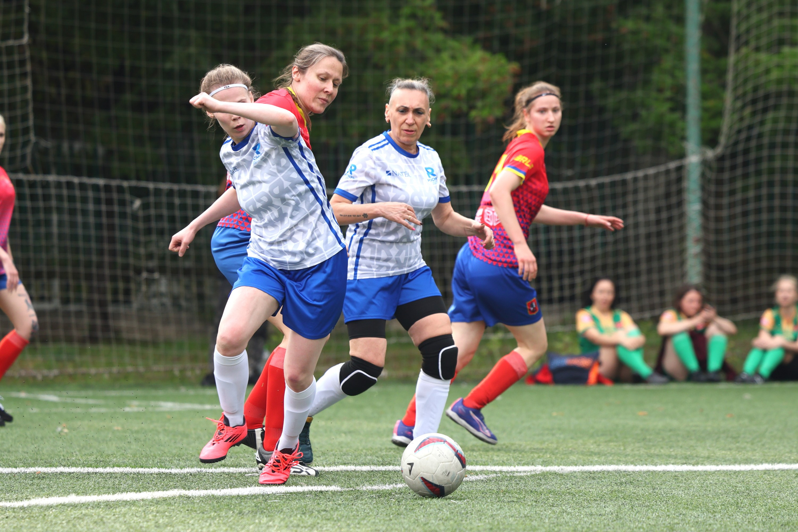 Футбол. Женская лига. Спортивный и репортажный фотограф Ермакова Светлана