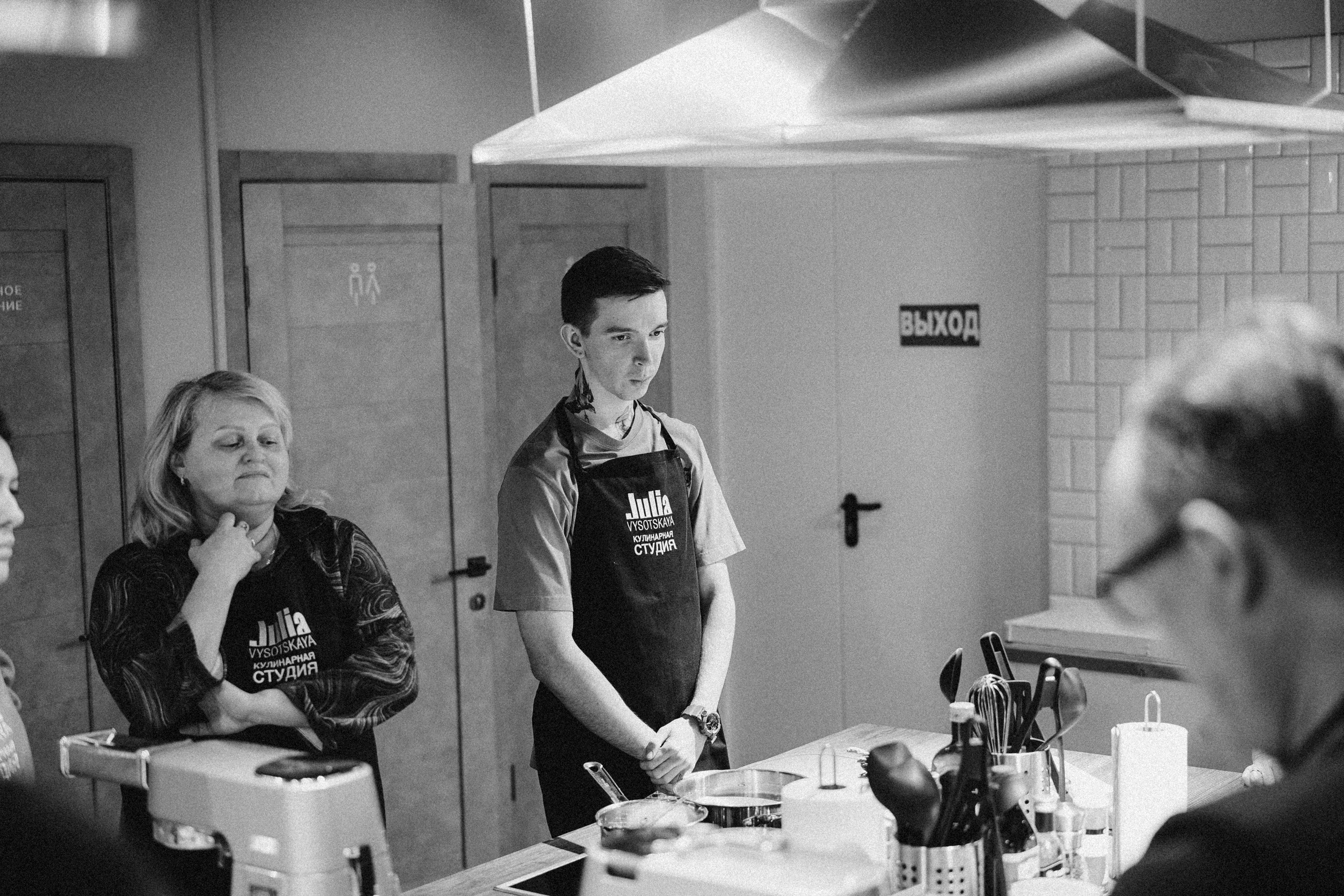 Репортаж с кулинарной студии Юлии Высоцкой. Портретный фотограф в Москве Илья Корненков