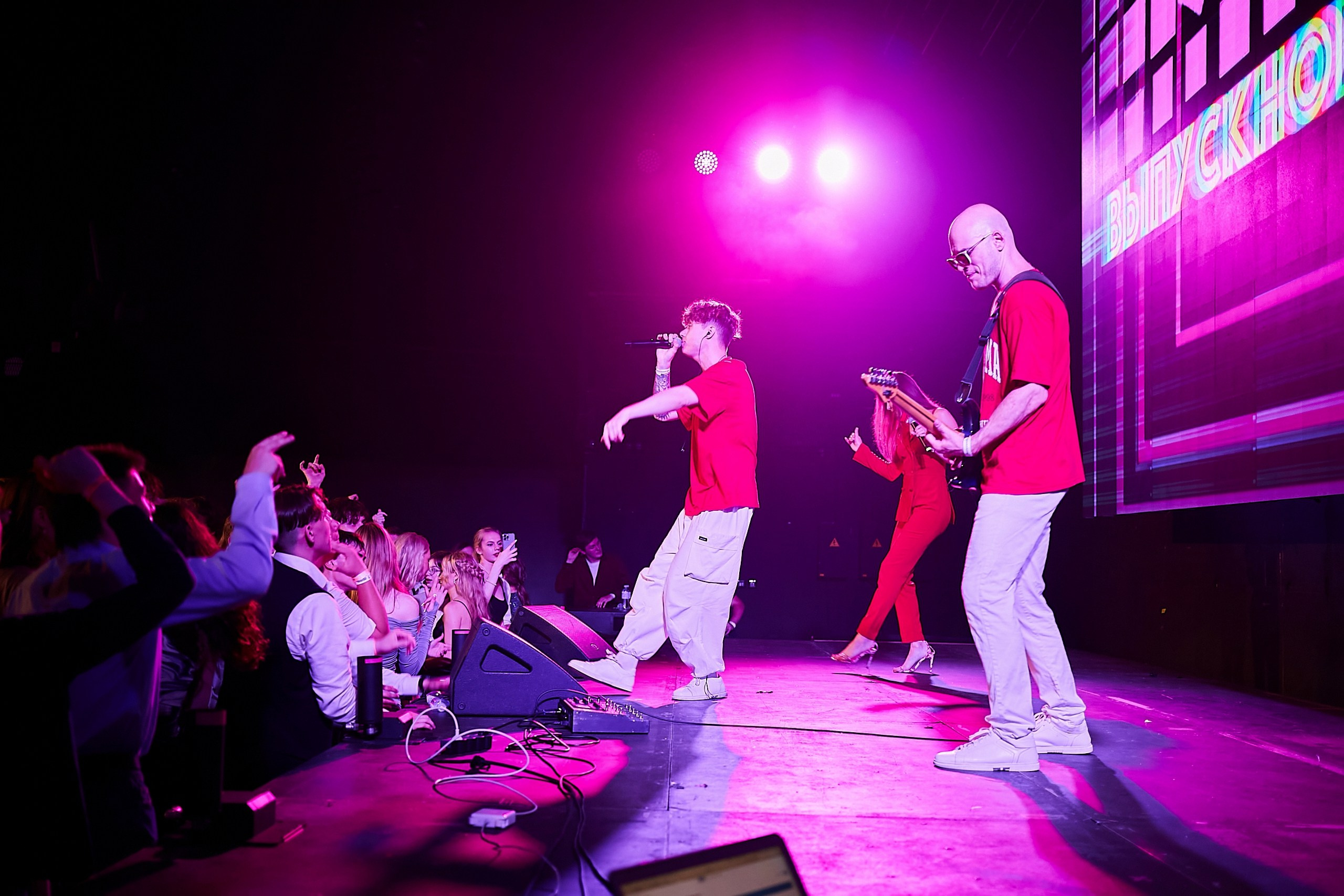 Выпускной 2024 концертный зал Академия ВТБ. Фотограф и Видеограф в Москве. Олег Корушев