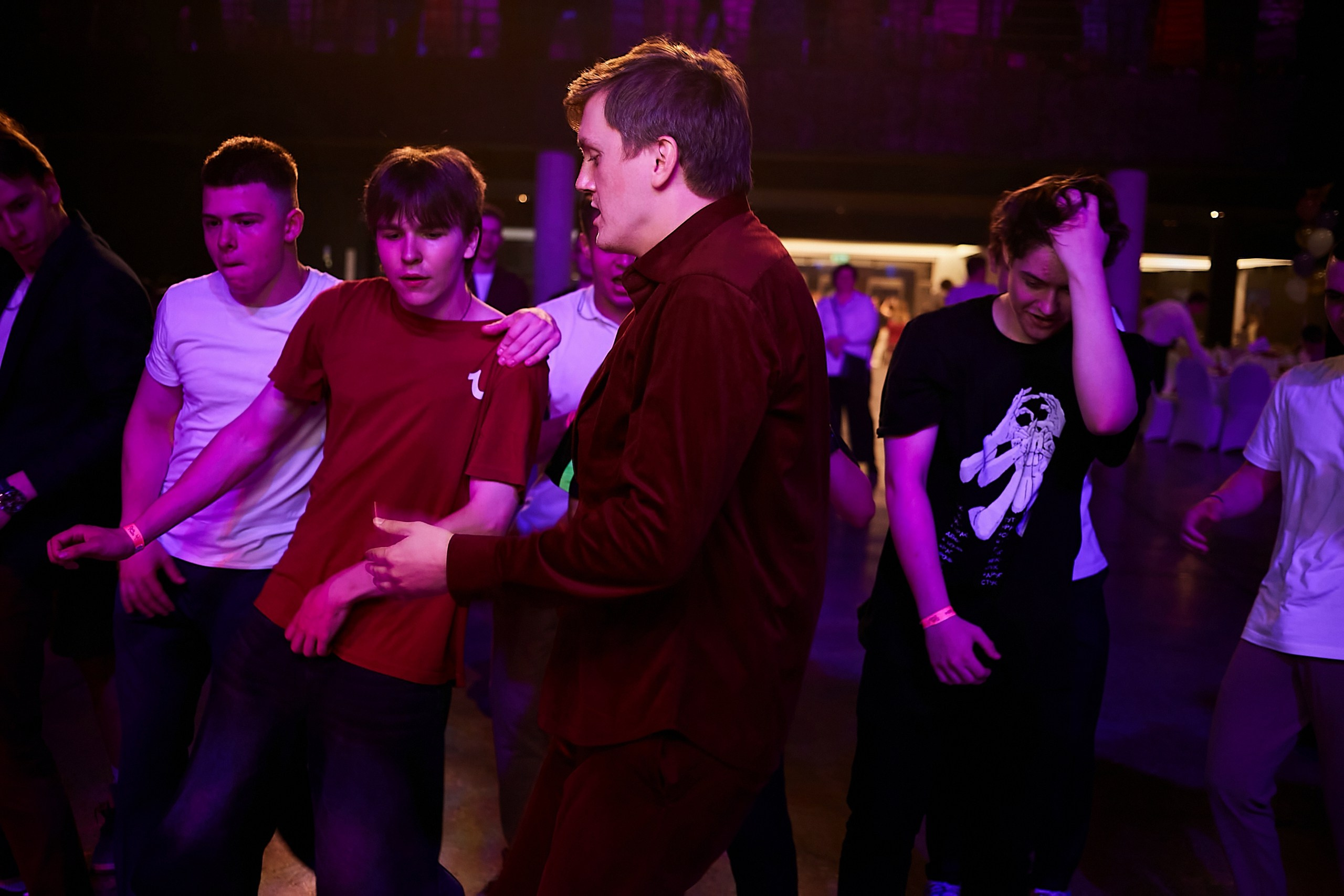 Выпускной 2024 концертный зал Академия ВТБ. Фотограф и Видеограф в Москве. Олег Корушев