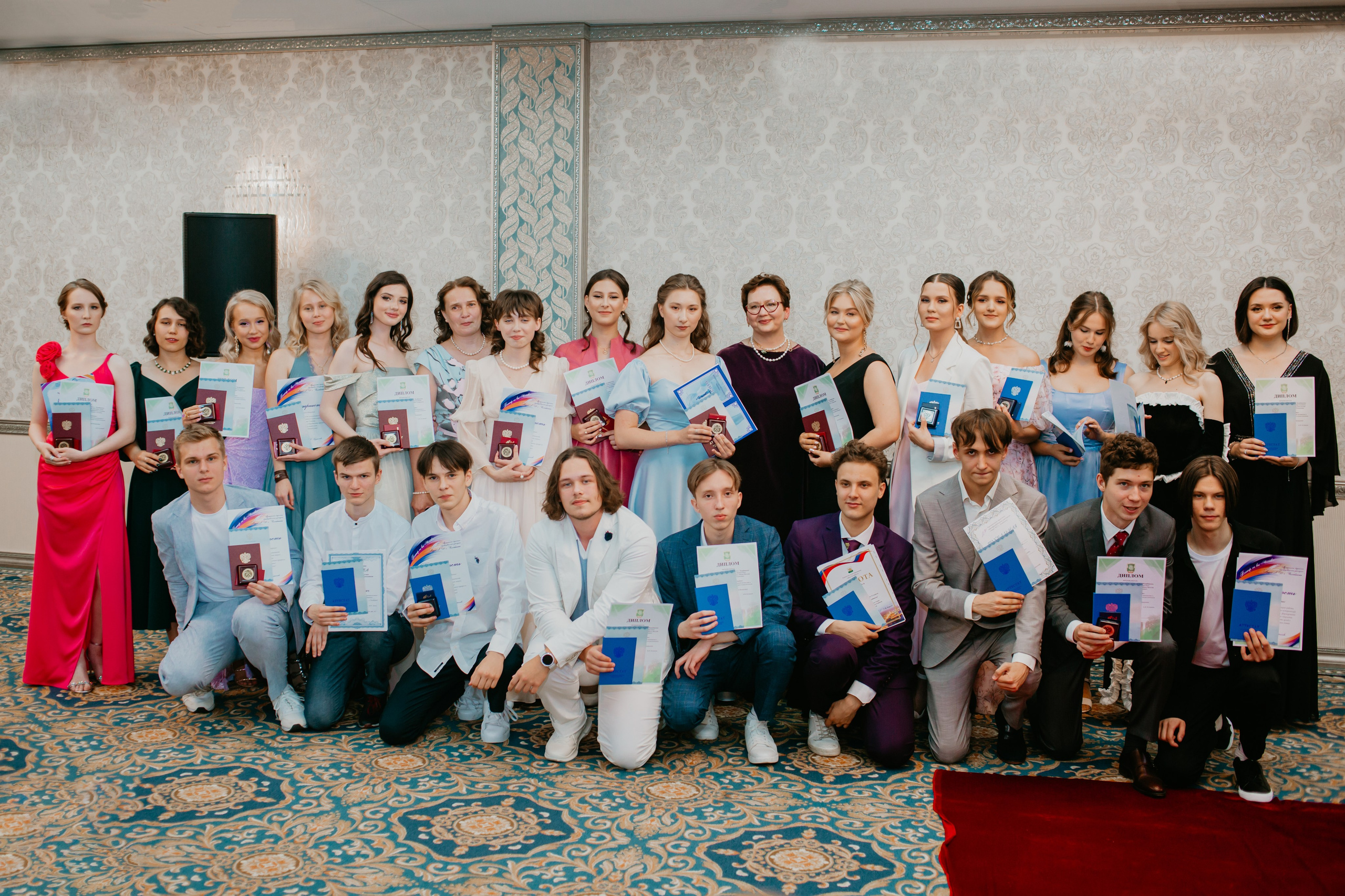 Выпускной. 11 лицей. Фотограф в Челябинске Ополихина Анна